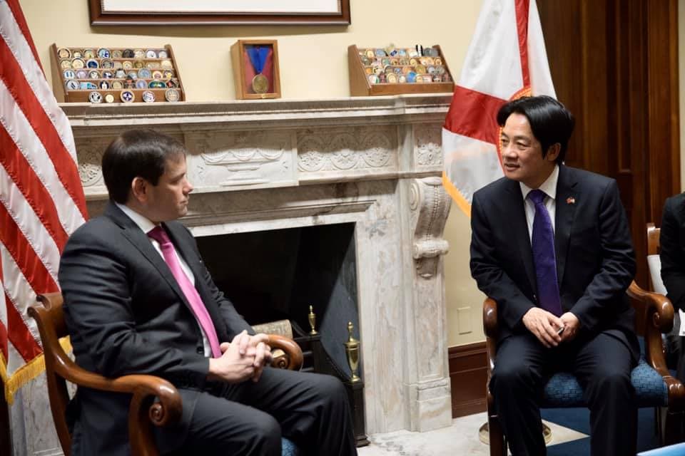今年2月時甫當選副總統的賴清德(右)曾赴美訪問並與共和黨籍參議員盧比歐會面。(翻攝自賴清德臉書)