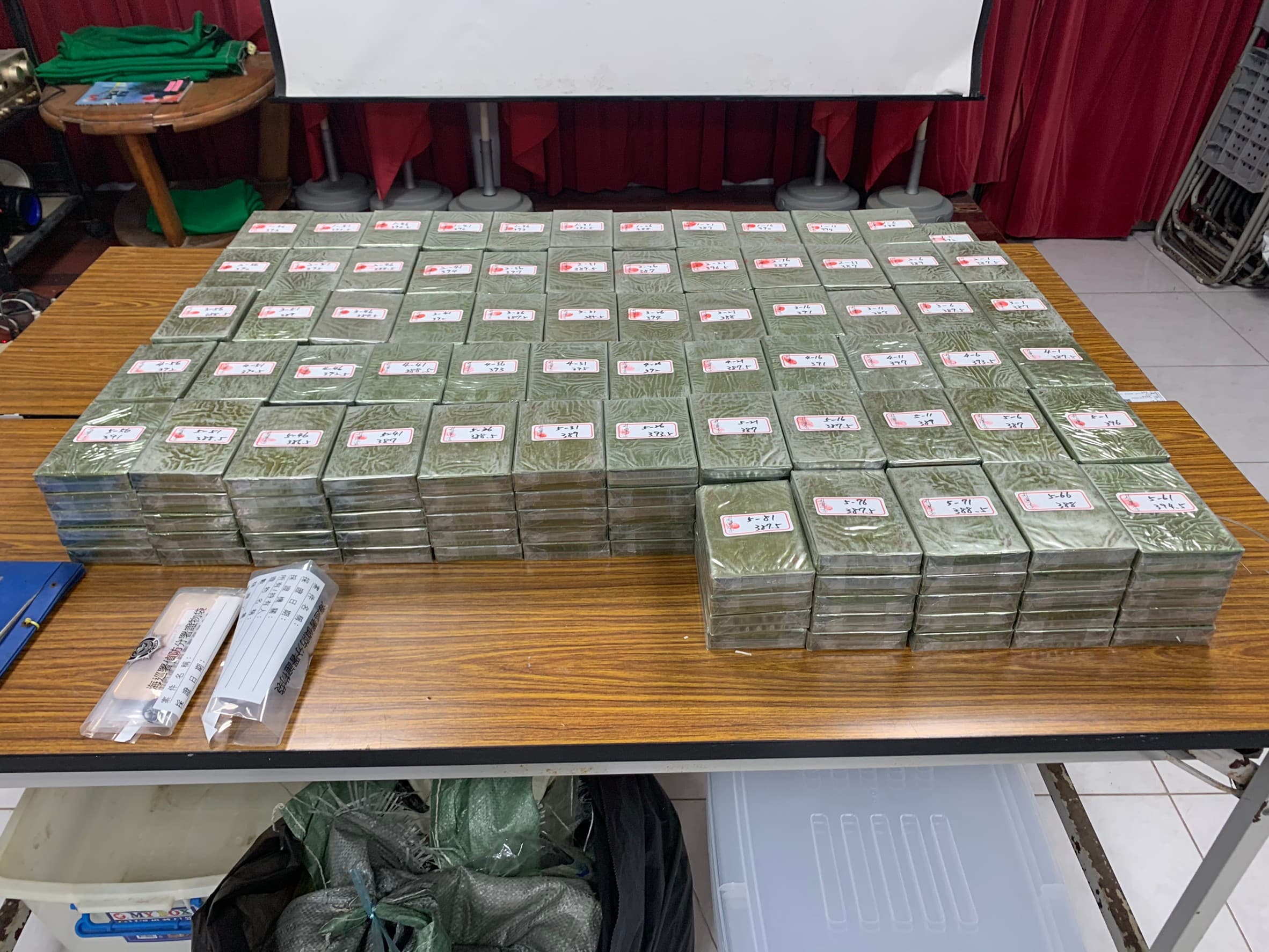 屏東地檢署溯源追查毒梟，保密工作滴水不漏，層層突破再逮到幕後毒梟，專案小組今開記者會說明破案經過。（屏東地檢署提供）