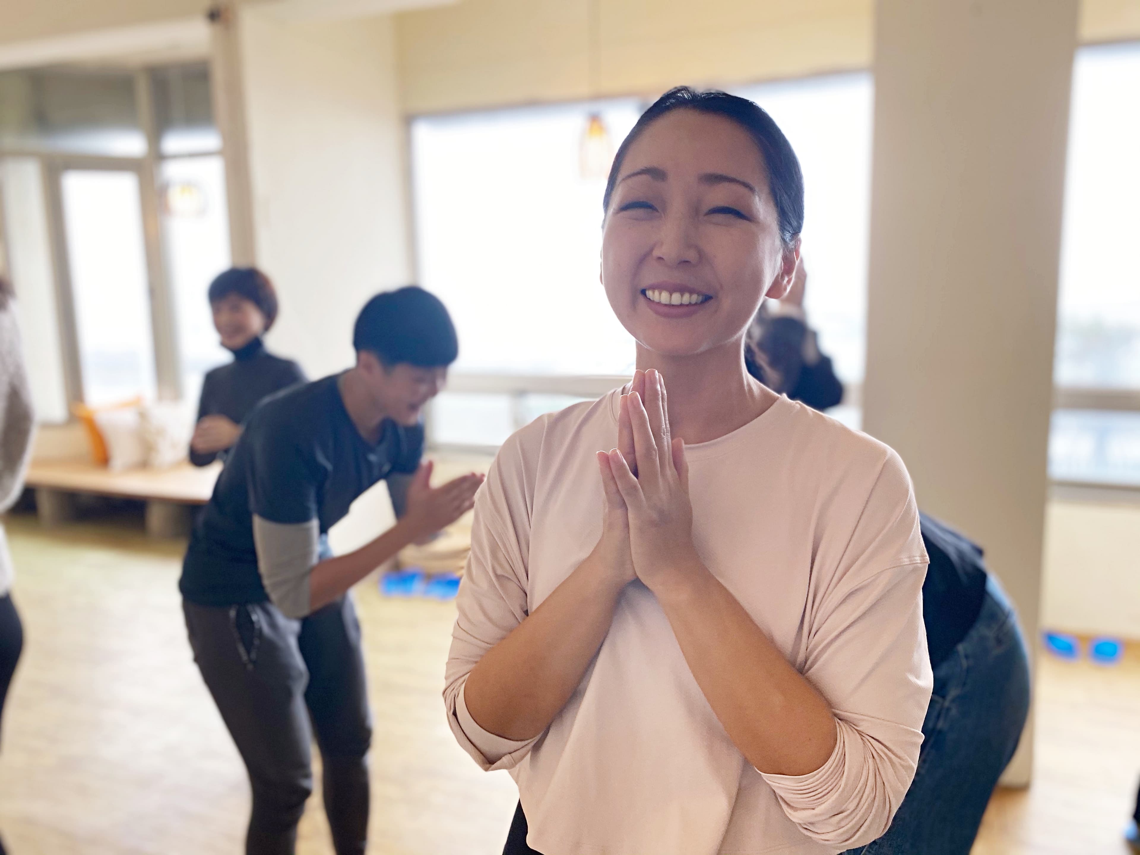 Lydia的笑容充滿感染力。
