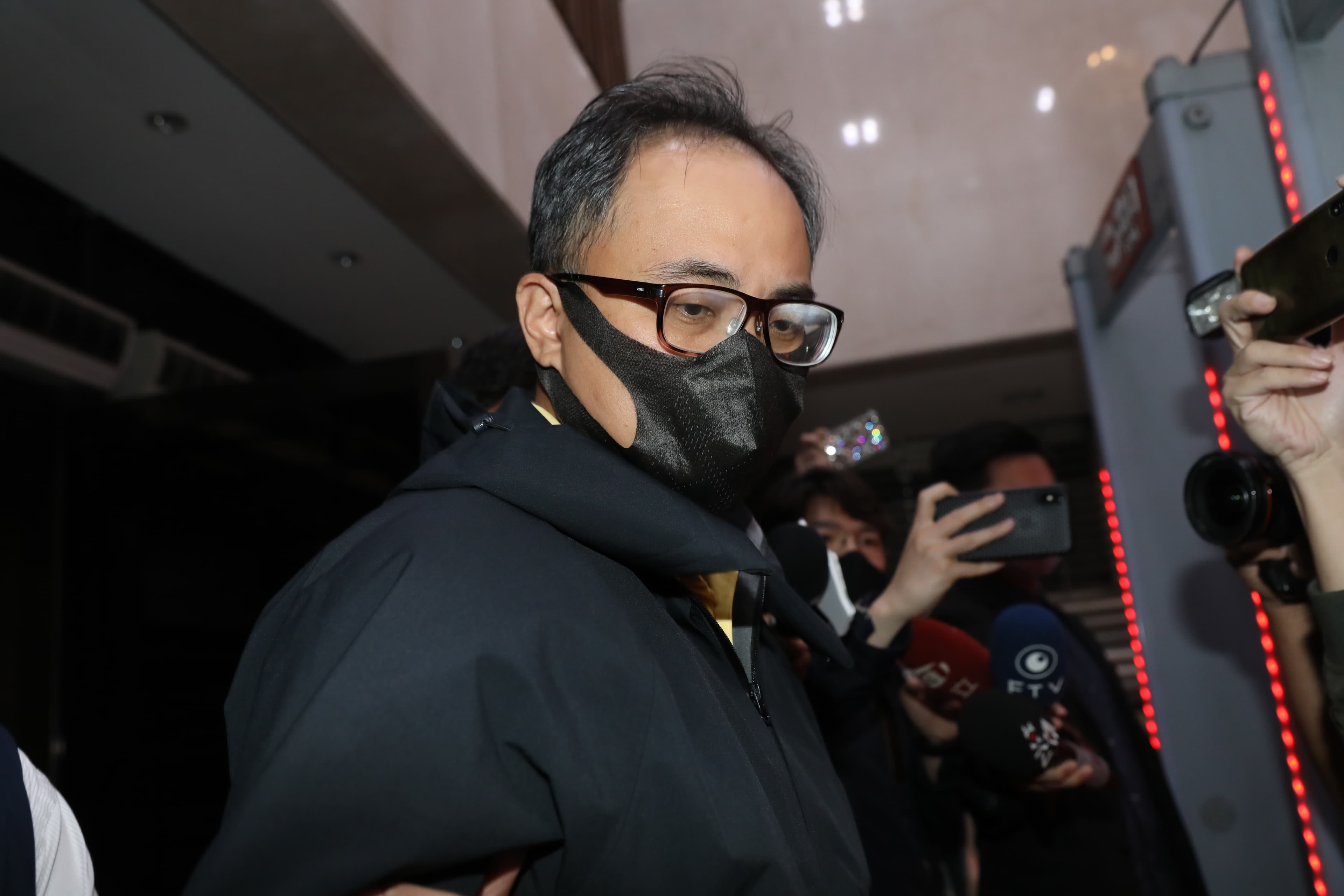 檢方今指揮廉政署發動第3波行動，搜索復華投信等5地，並約談寶佳執行長唐楚烈及投資主管邱裕元（圖）。