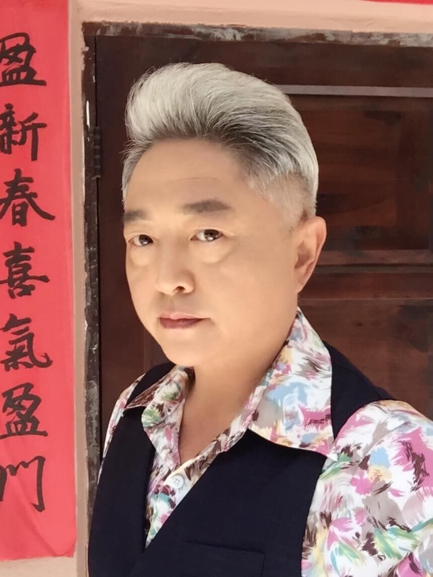 李國超認為高欣欣將青春歲月奉獻給他,娶對方是男人該做的事。(翻攝自李國超臉書)