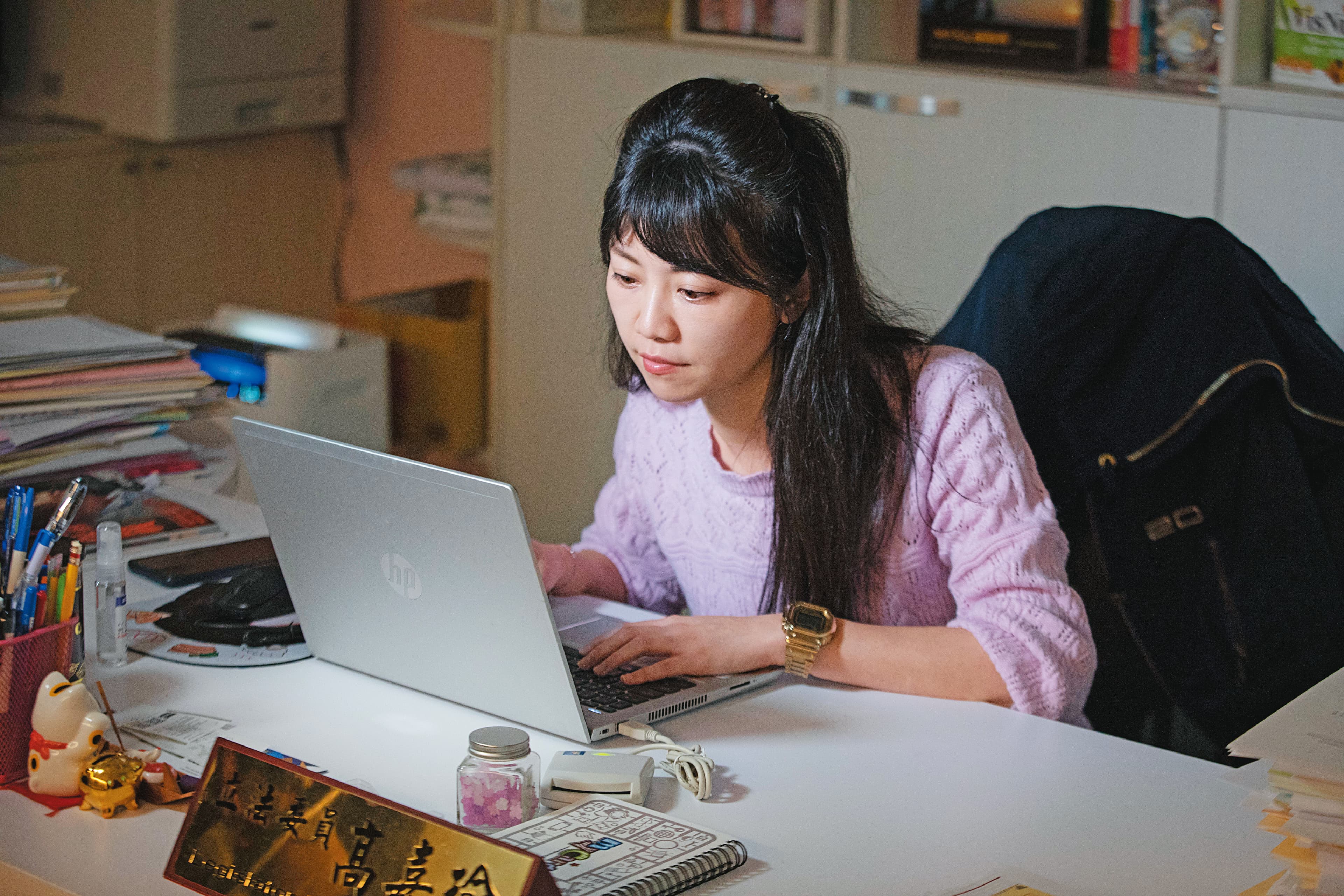 要在複雜的政壇生存不容易,Ptt是讓高嘉瑜感到溫暖的地方。