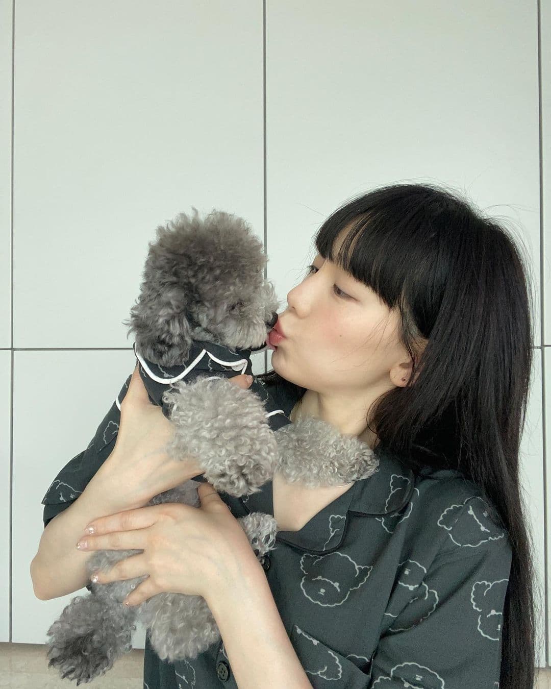 太妍與愛犬zero形影不離,還替zero開了專屬IG帳號。(翻攝自zero Instagram)