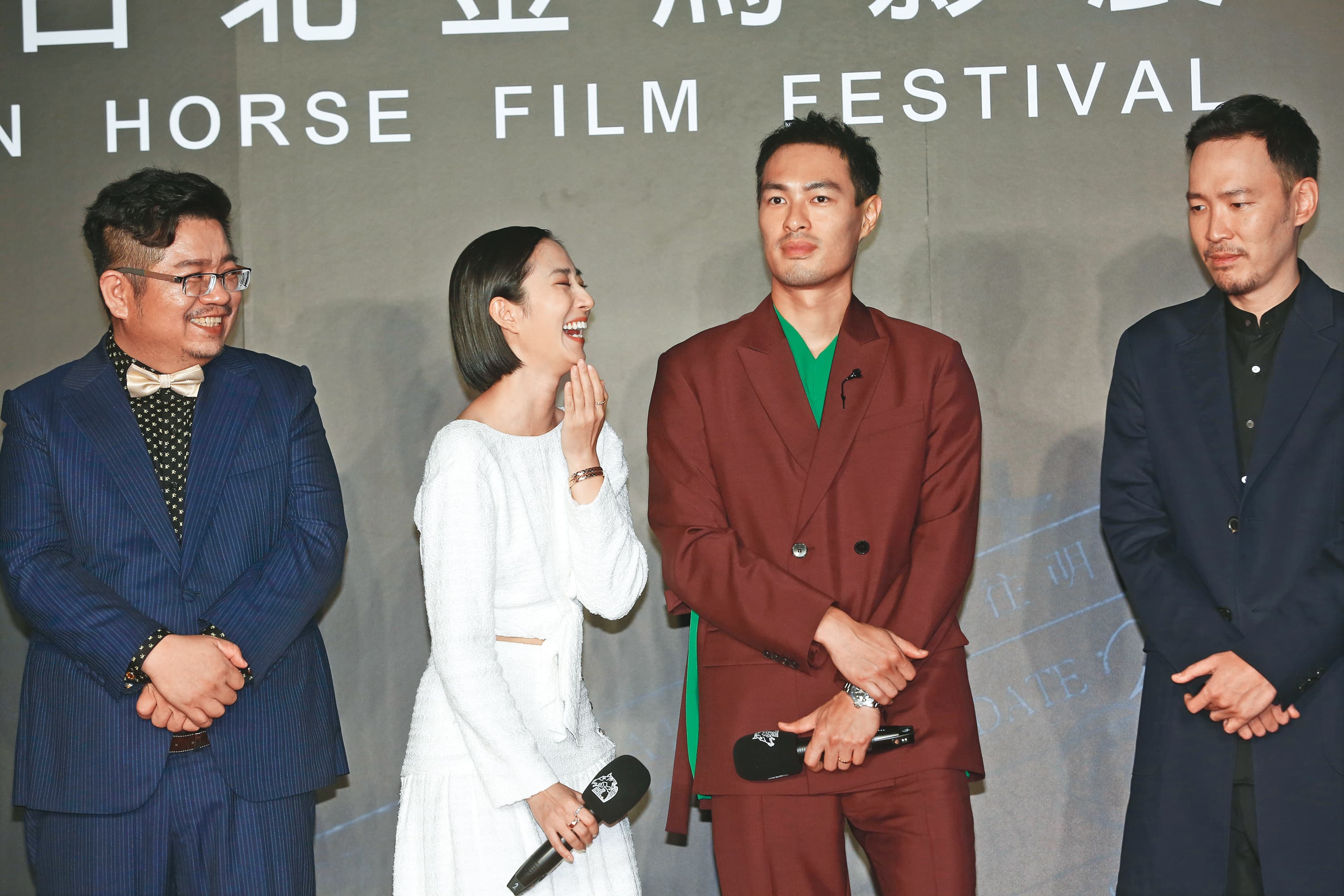 張耀升(左起)導演處女作就多項入圍金馬獎,開心和桂綸鎂、楊祐寧等人出席活動。
