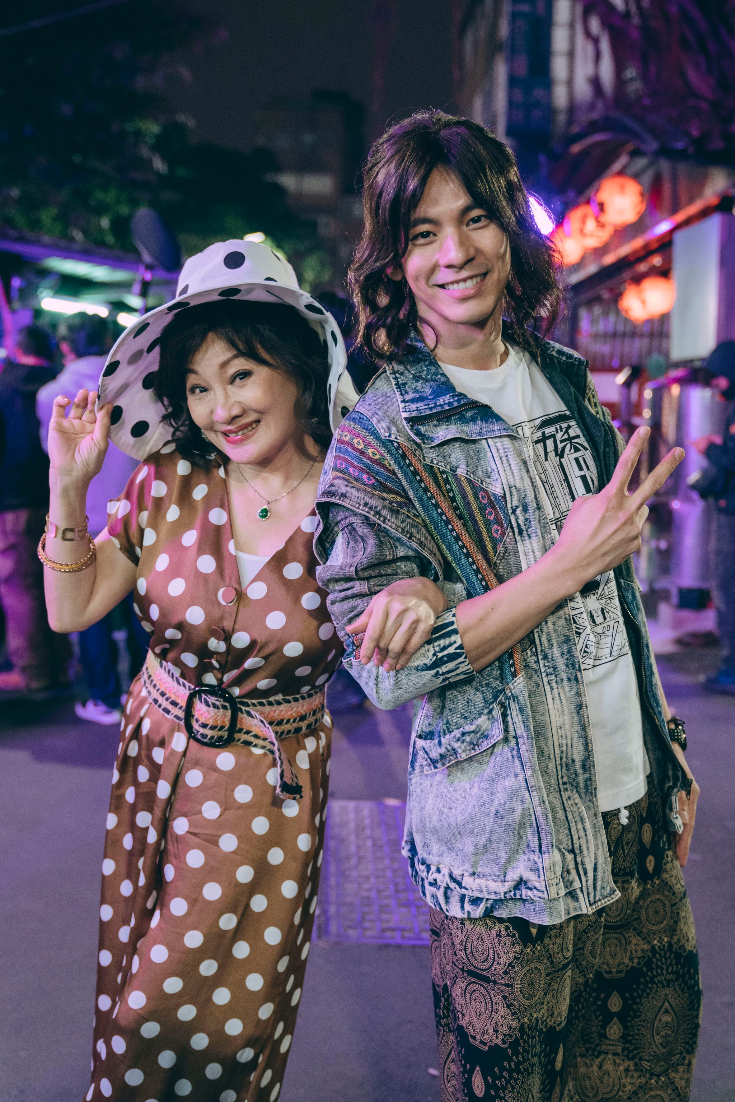 林柏宏《媽,別鬧了!》狂撩未來岳母比莉。(草舍文化提供)