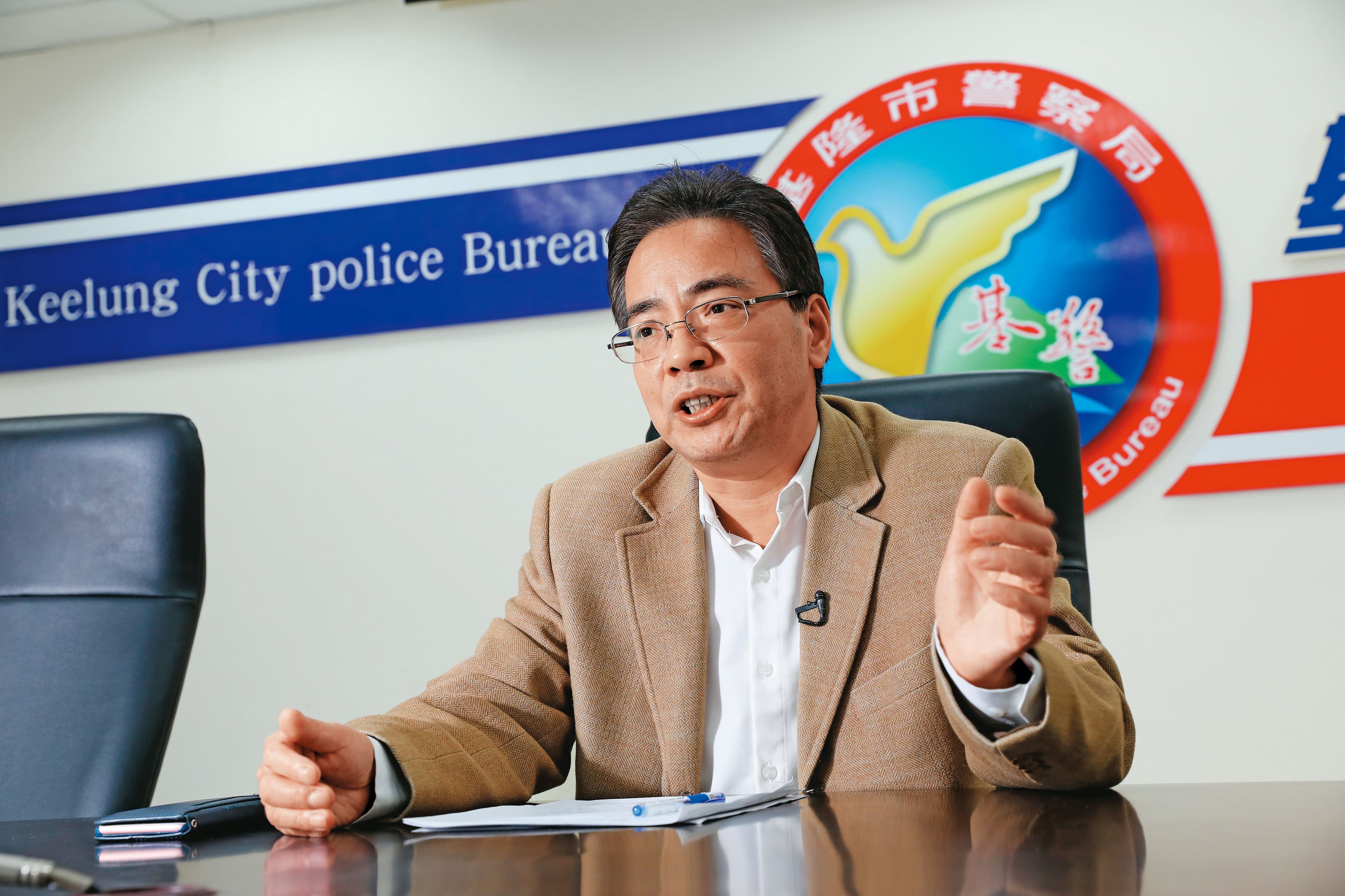 時任基隆市警局第四分局偵查隊長的呂景發,向本刊說明偵辦經過。