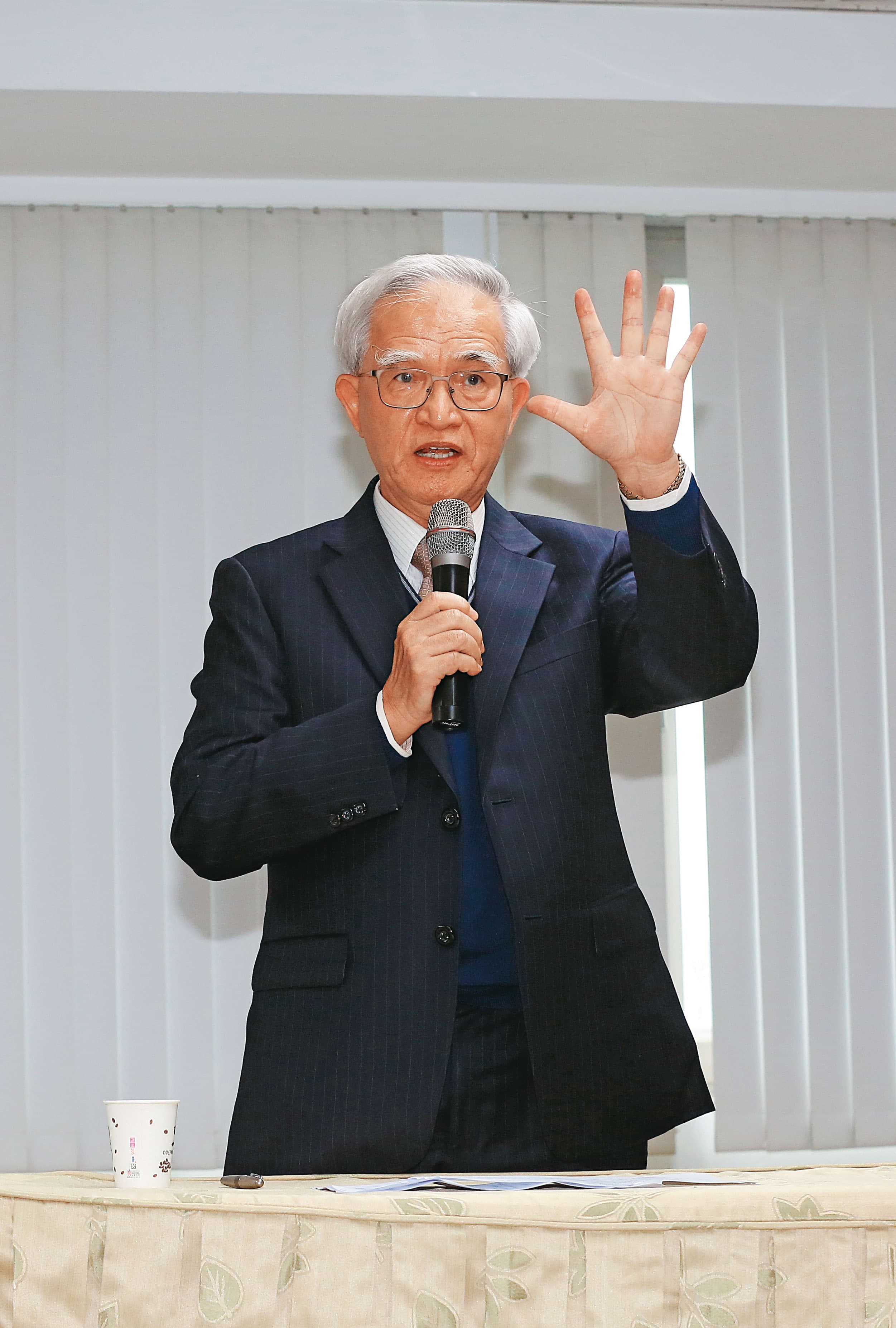 百年大同變了又變,盧明光就任大同董事長,公開喊出5年營收千億的遠景,讓股東們士氣大振。