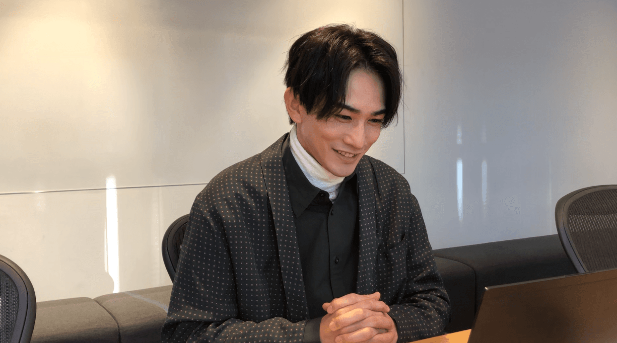 町田啓太接受本刊獨家視訊專訪,透露沒想過作品會紅遍亞洲。(LDH提供)