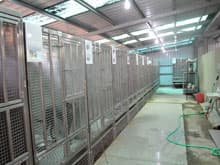 零安樂死政策上路後,新竹縣動物收容所狗滿為患。(翻攝動物保護資訊網)