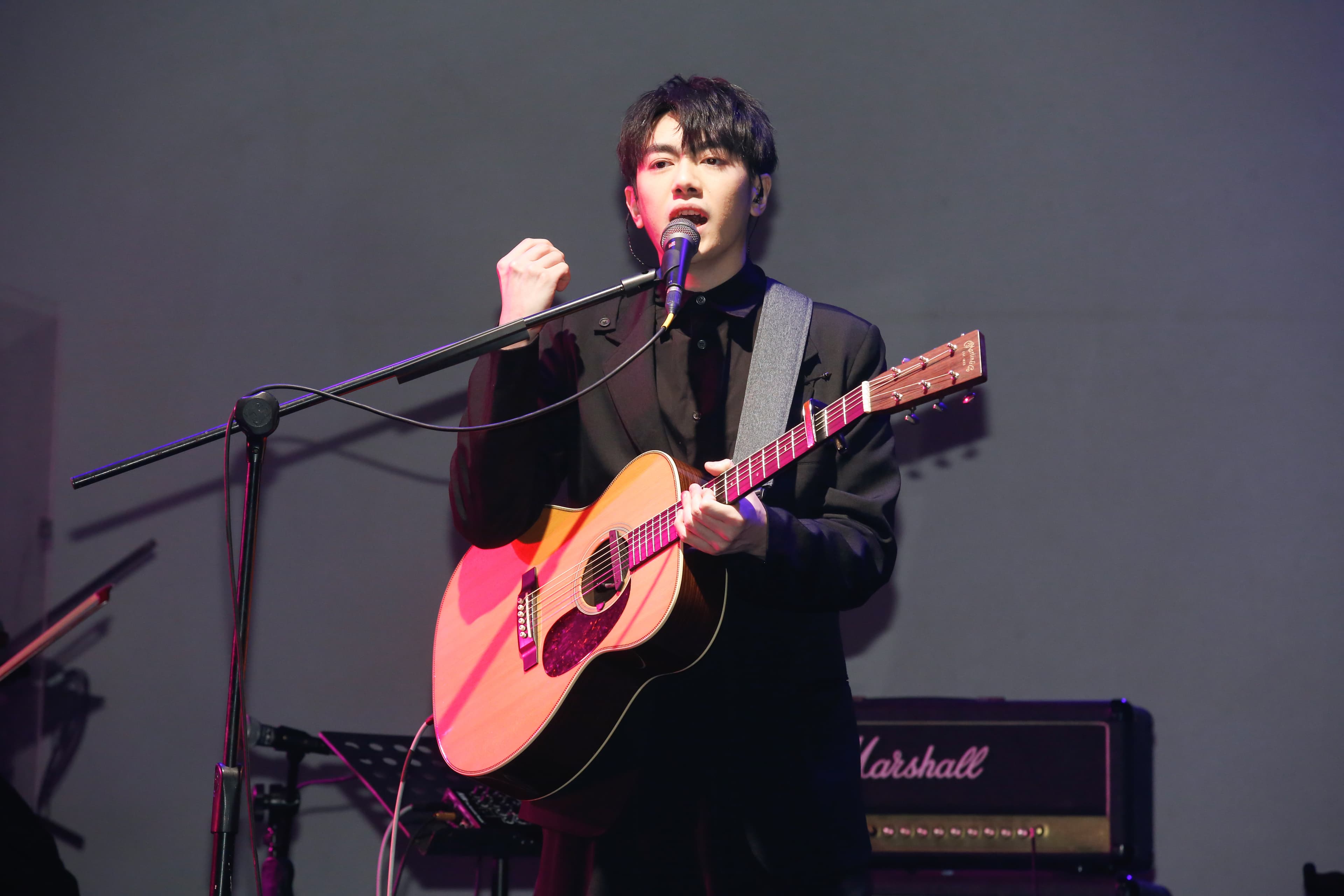 李友廷演唱會在台北登場,接下來還將到台中及高雄舉行。