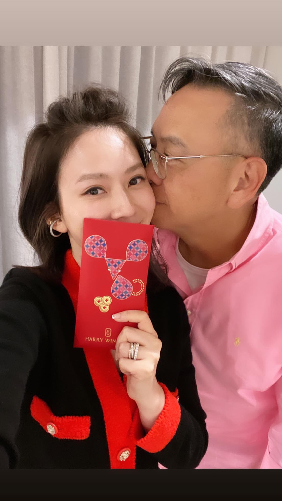 Melody跟老公結婚多年，育有2女生活美滿。（翻攝自Melody時尚媽咪臉書）
