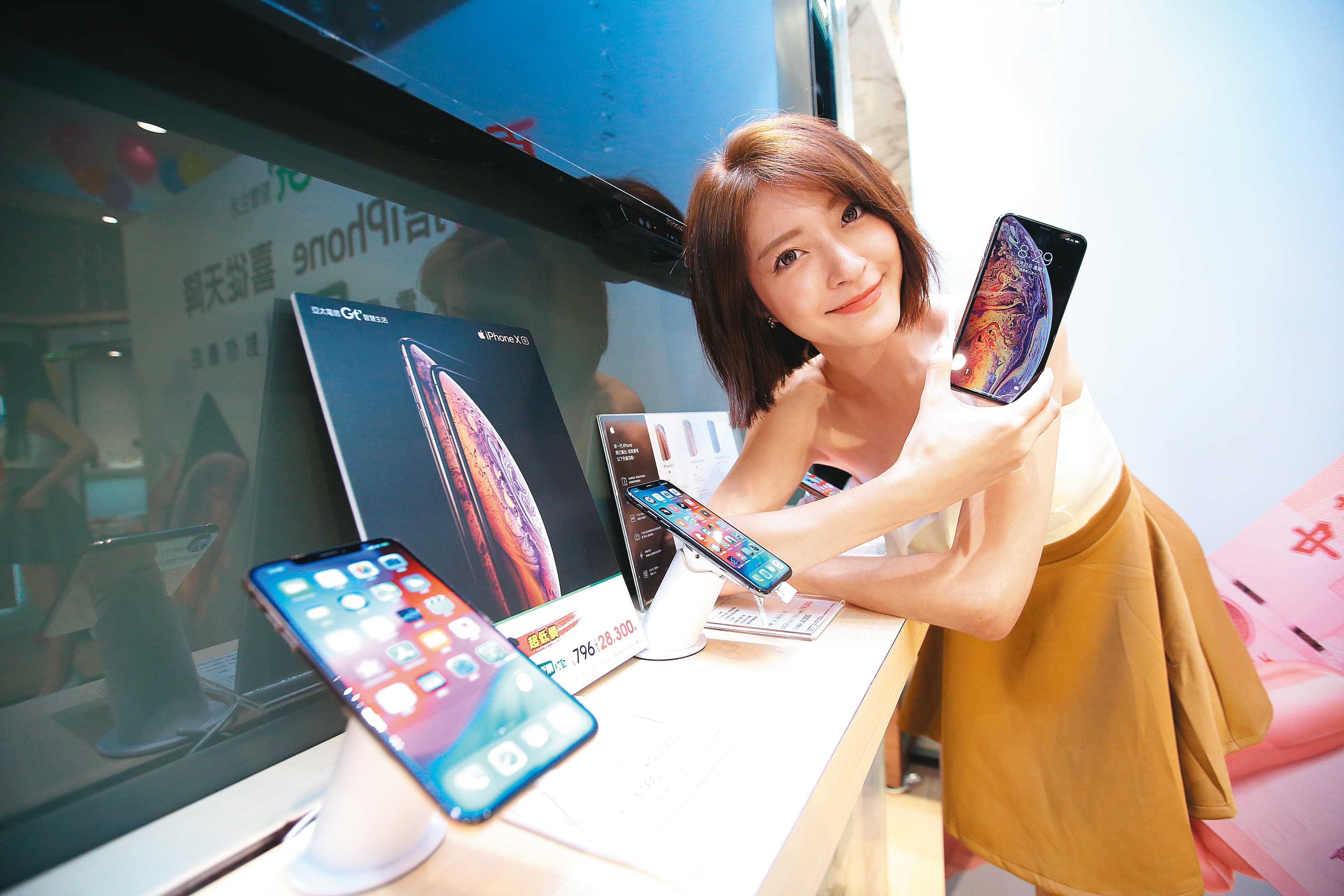童子賢曾於2017年打算爭奪蘋果iPhone X機殼訂單,透過鎧勝投資數千台CNC機台,因良率不佳而功虧一簣。