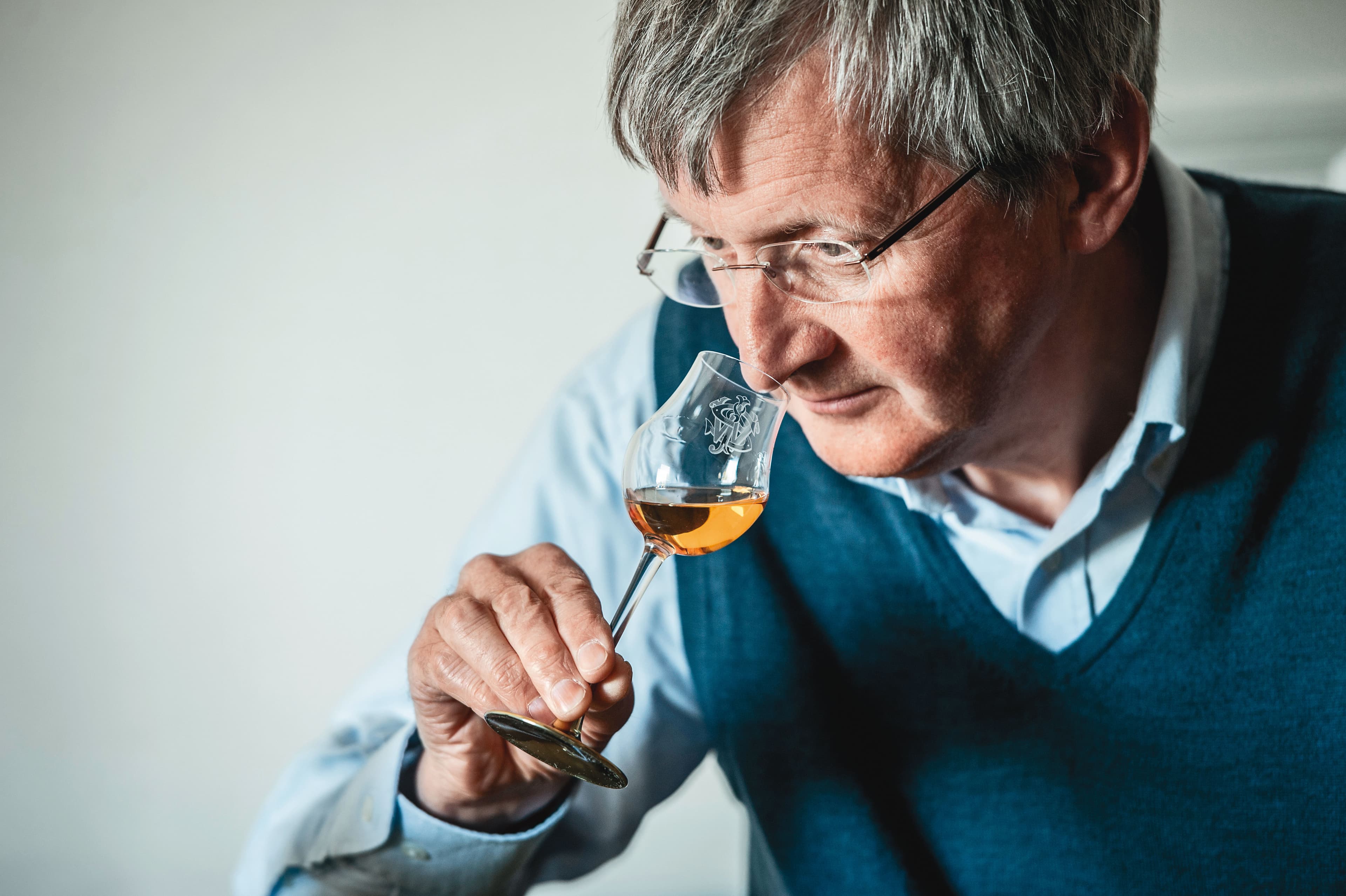 威士忌調和工藝的守護神、Johnnie Walker的首席調酒師Jim Beveridge,推出過許多經典酒款。