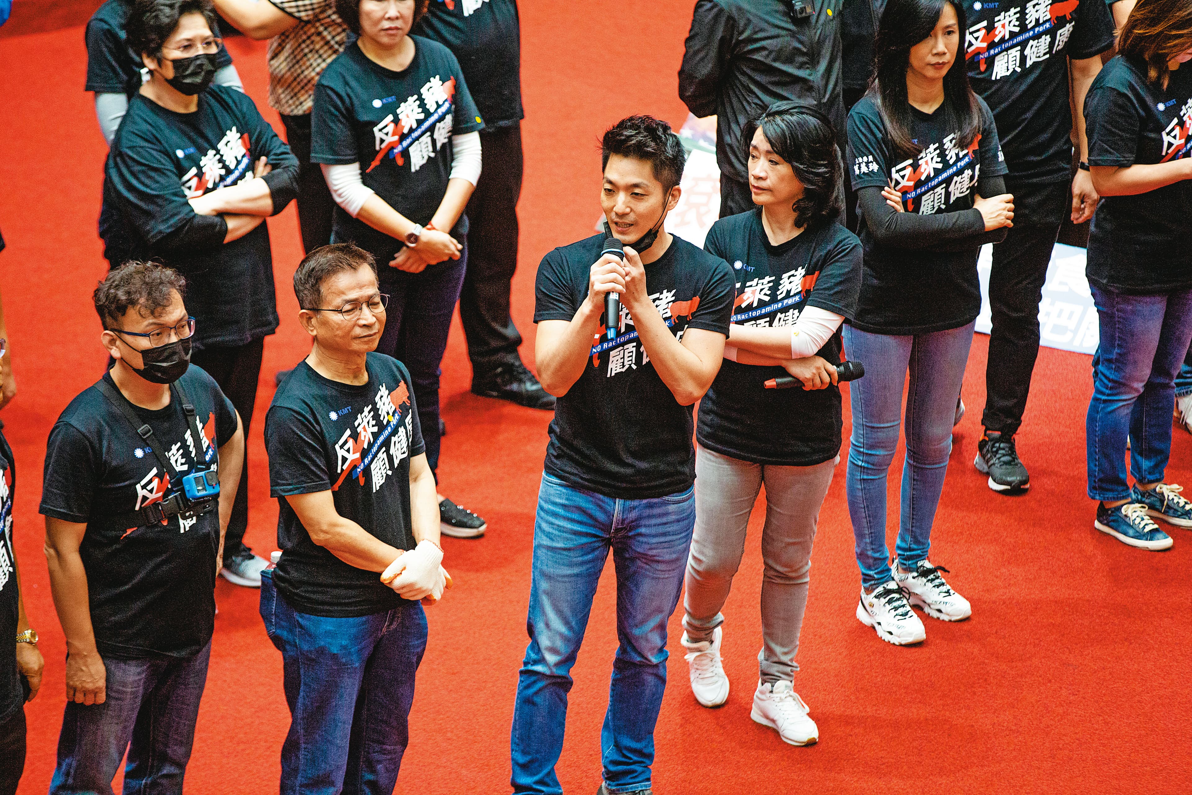 國民黨在立法院院會強力反萊豬進口之際,蔣萬安低調提案修法,卻未獲所有資深藍委認同支持。