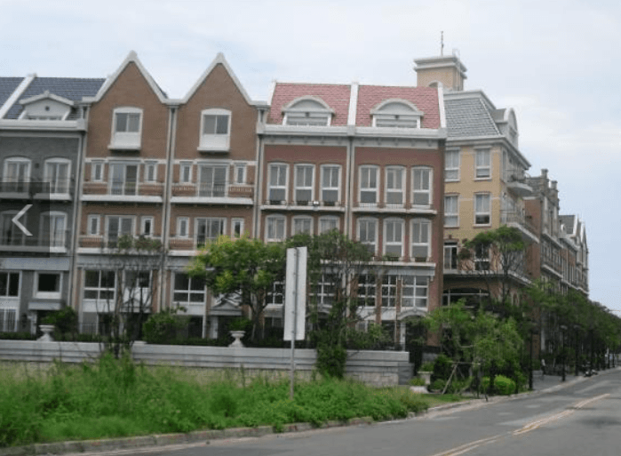 「荷蘭灣」為歐式建築風格,是5層樓的別墅。(翻攝自591房屋交易網)