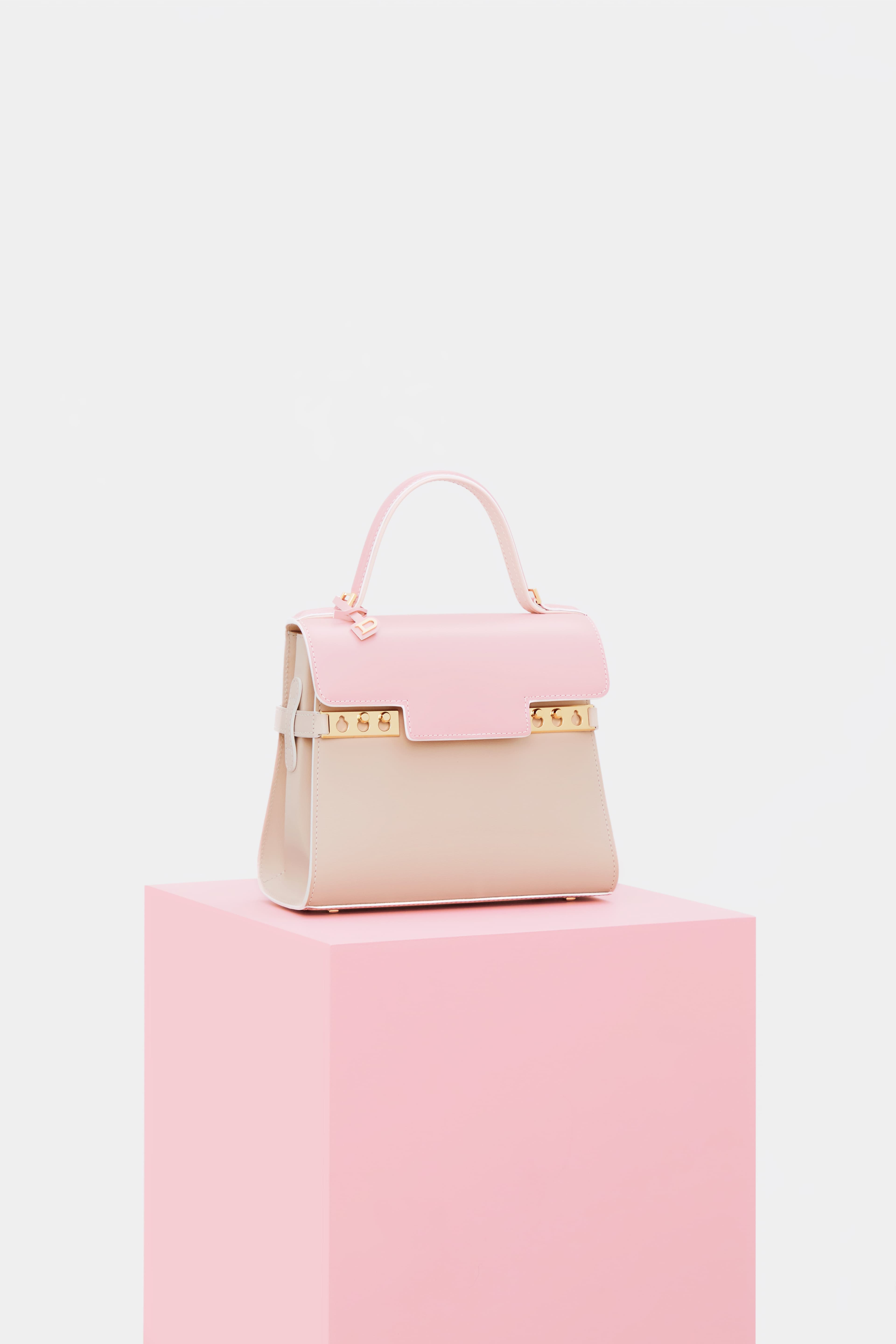 Forever Rose系列Tempête經典型手袋。NT$142,900（美之心提供）