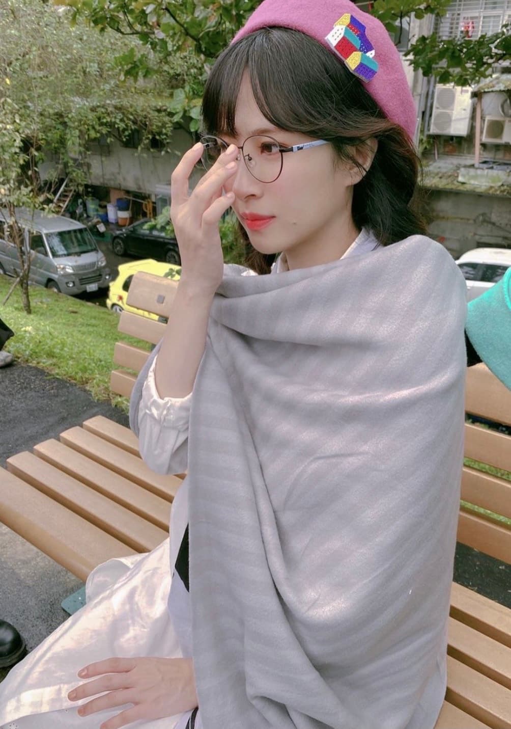 鄧福如接下眼鏡廣告代言，但記者會上卻是老公代打出席。（翻攝自鄧福如IG）
