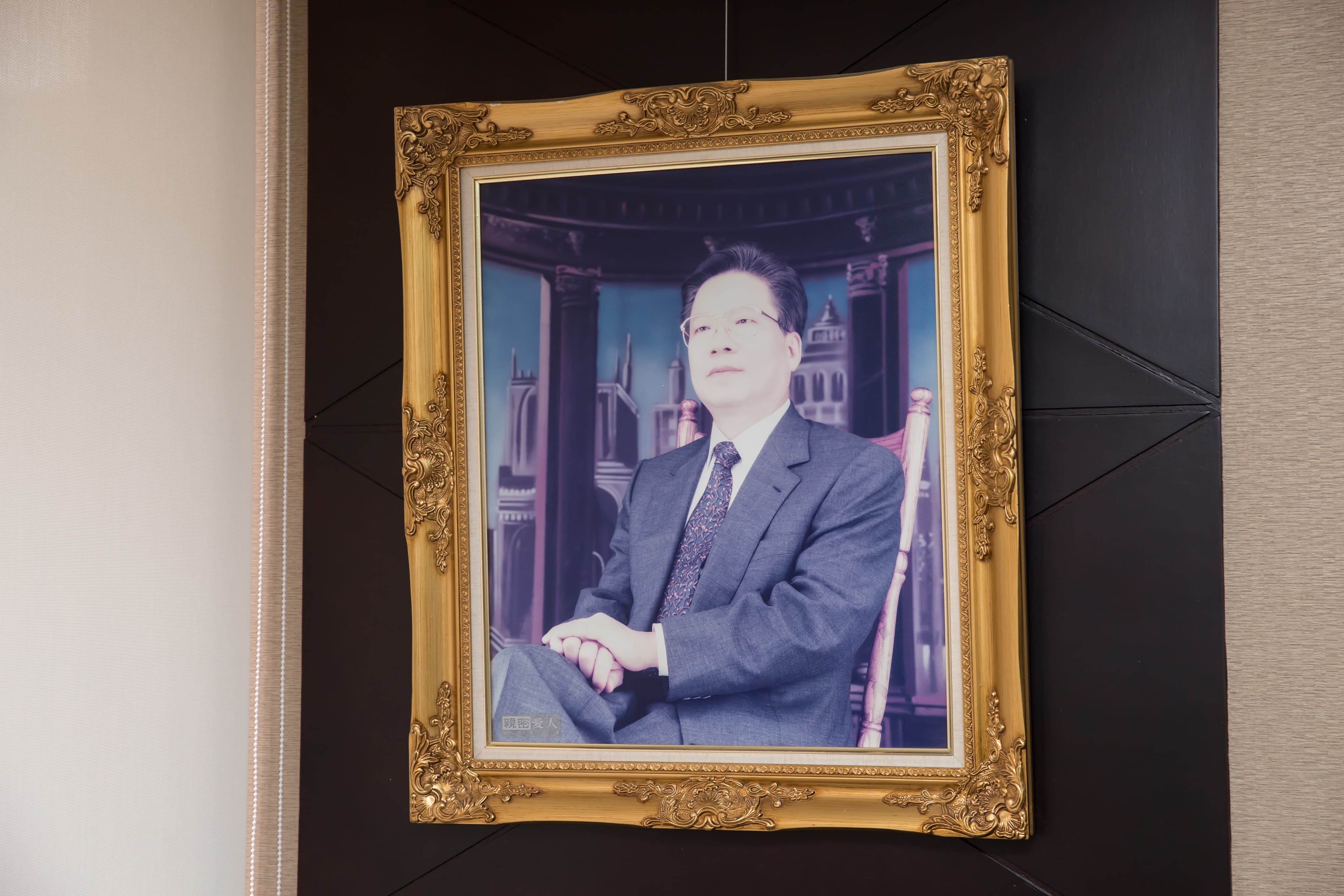楊秀光年輕時便為了創業很積極賺錢，曾開報關行，做到基隆前3名大宗物資公司都是他的客戶。