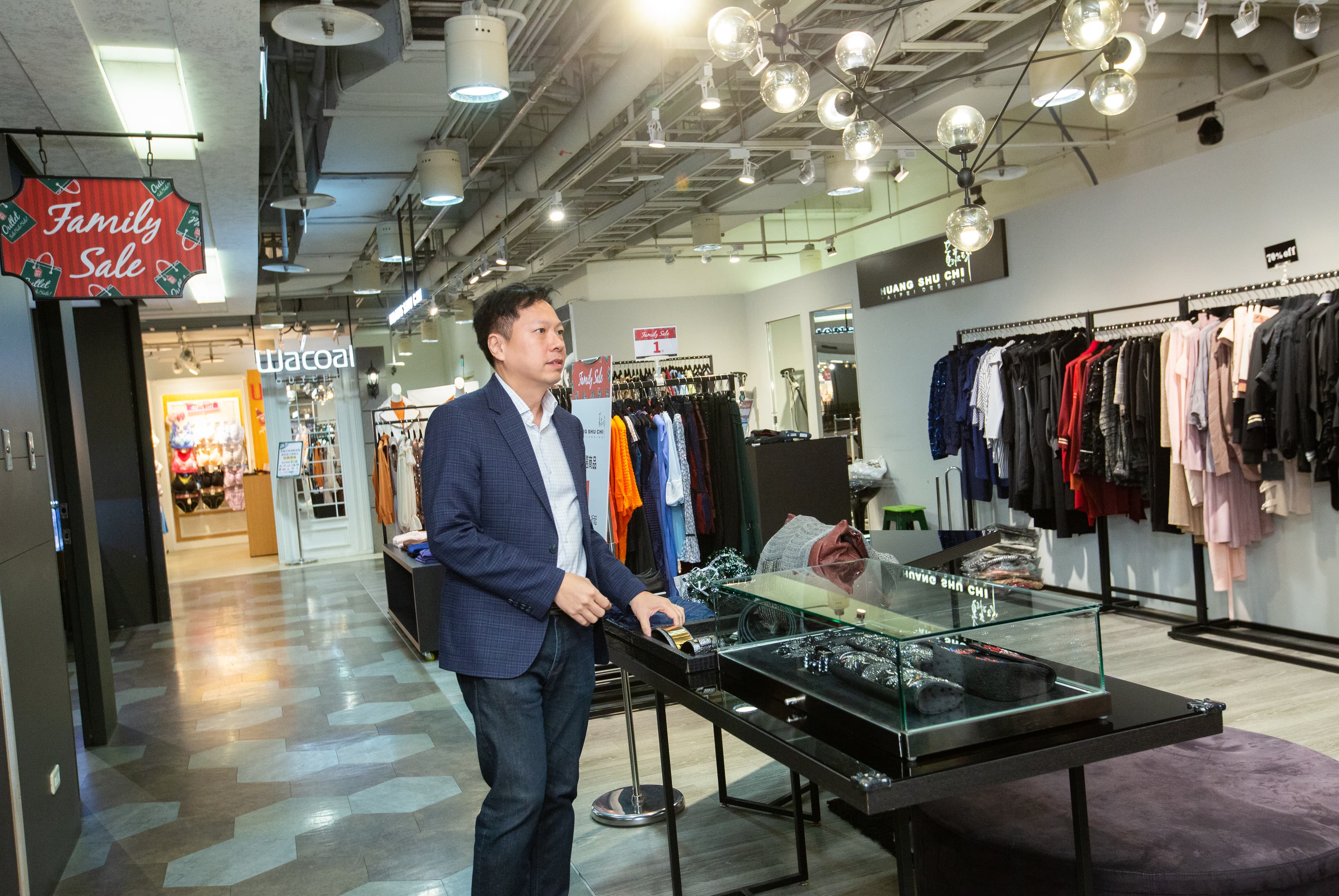 楊國鼎管理日曜天地OUTLET,疫情期間業績上升至少1成。