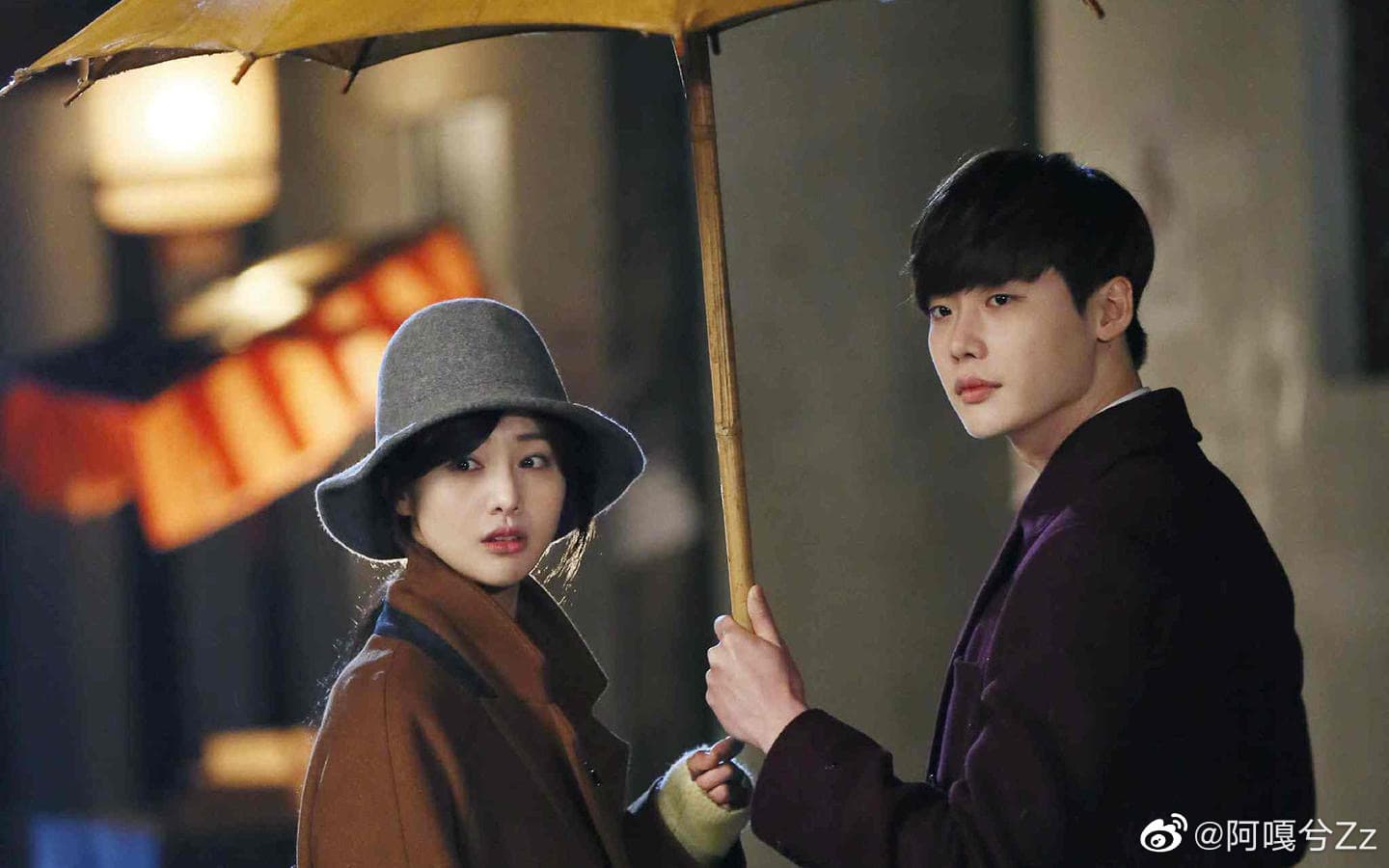 鄭爽與李鍾碩主演的 《翡翠戀人》才剛傳有望播映,可能又因此事遭冷凍,粉絲也要求希望能把鄭爽的頭用電腦技術換掉來播映。(微博圖片)