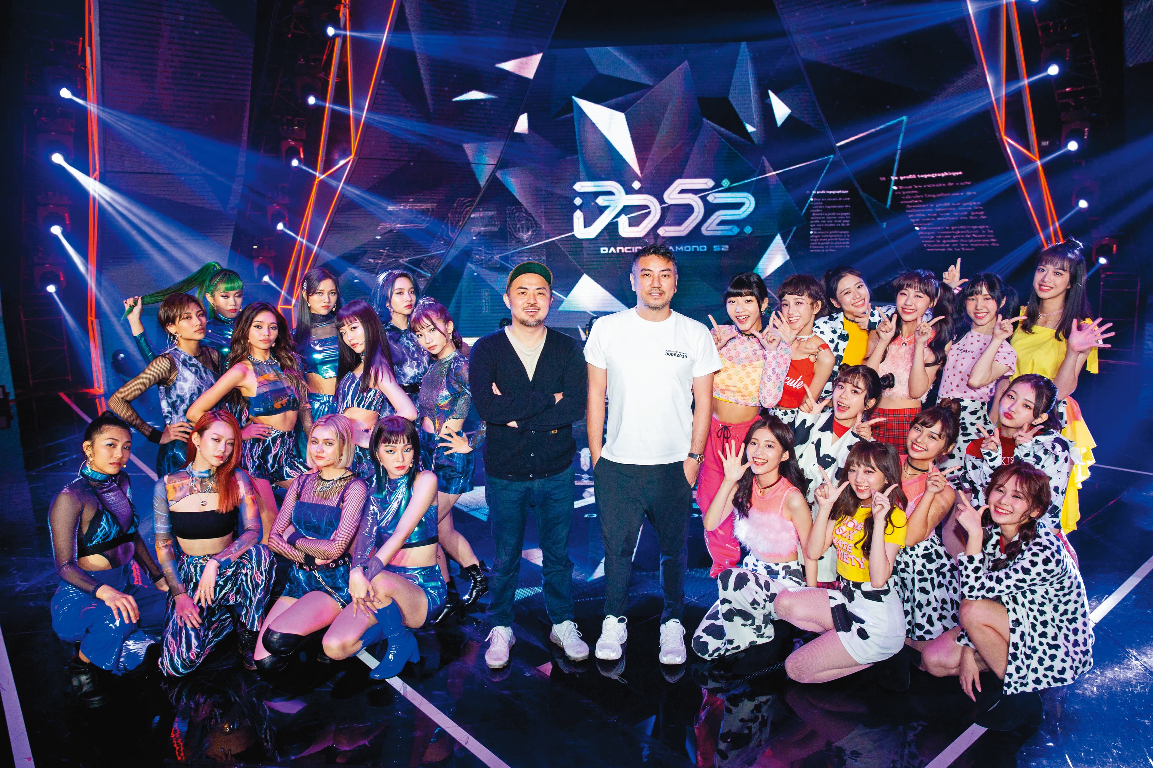 由詹仁雄(右)領軍製作的女團選秀節目《菱格世代Dancing Diamond 52》,去年推出後大受好評。(翻攝自陳嘉樺 Ella臉書)
