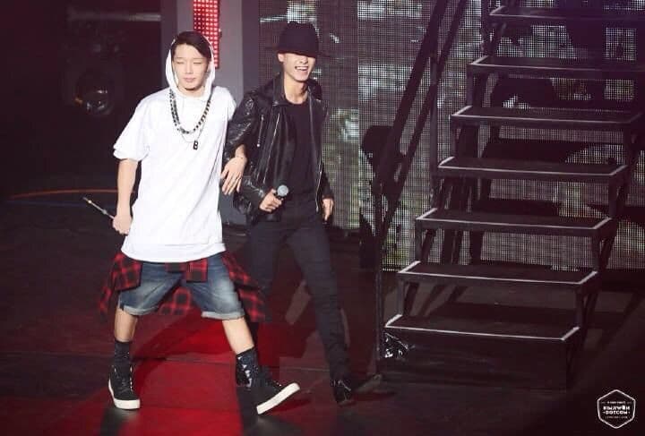 Iron(右)參加《SHOW ME THE MONEY》第3季拿到亞軍,冠軍是iKon成員Bobby。(網路圖片)