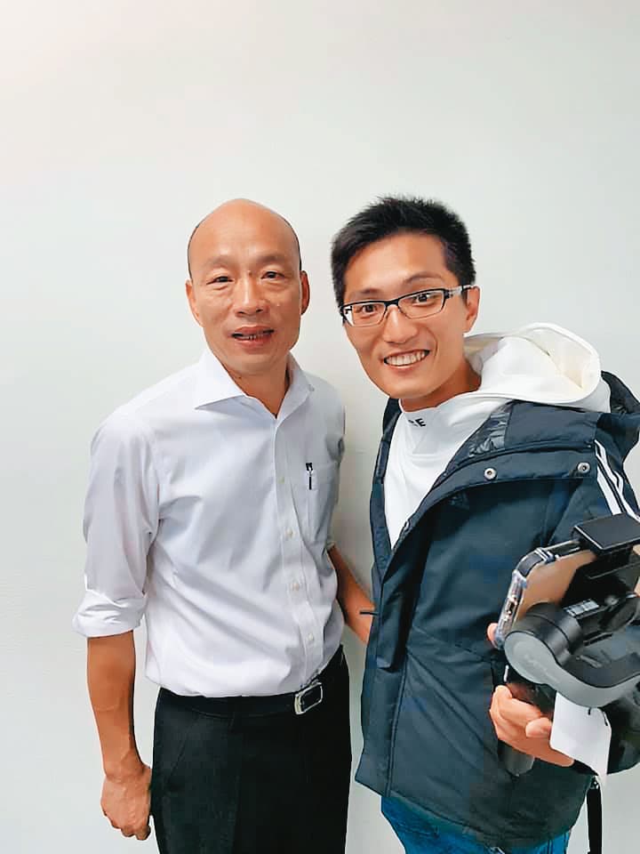 陳品宏(右)因拍影片挺韓國瑜(左),獲粉絲贊助超過230萬元。(翻攝陳品宏臉書)