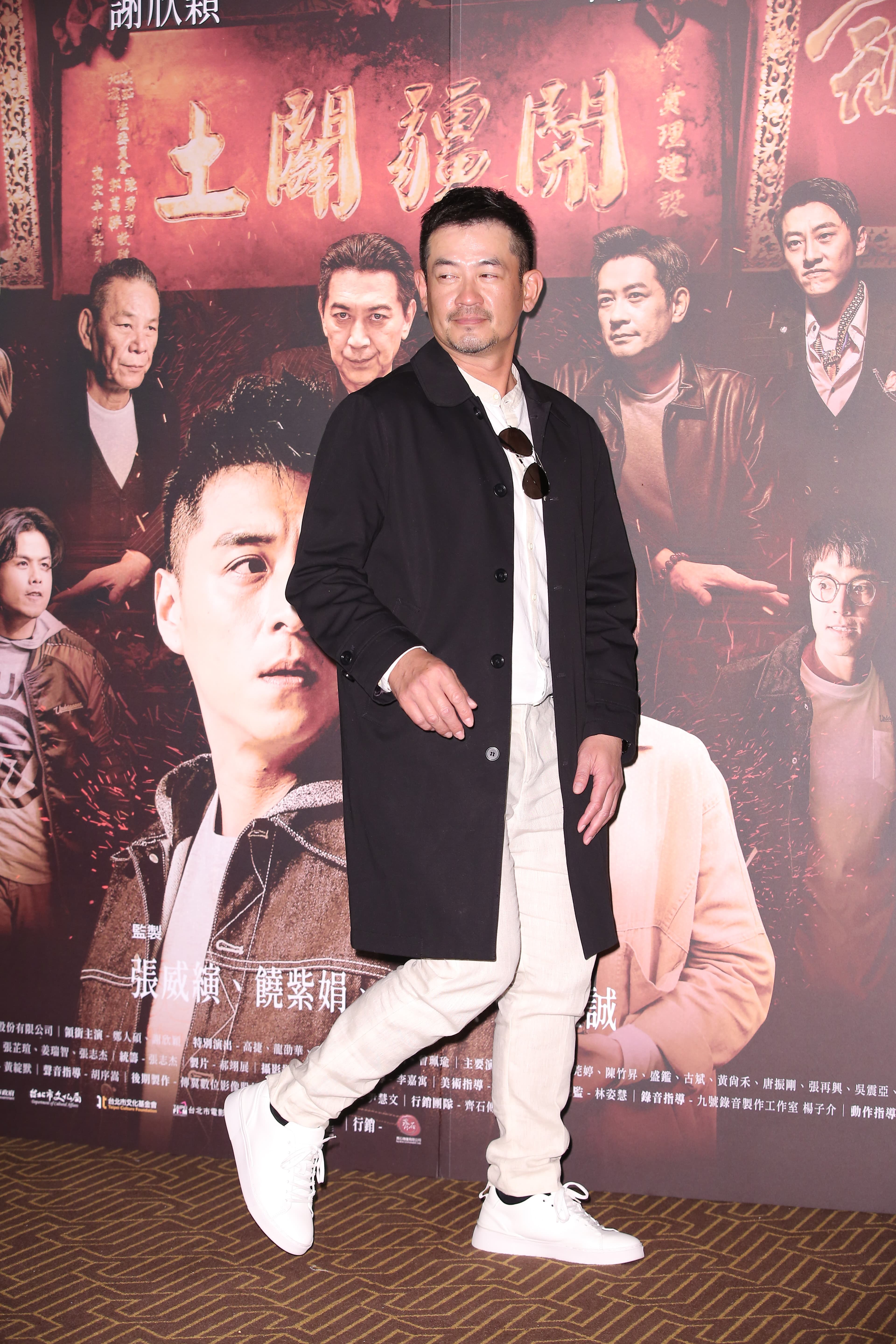接替王識賢演出「仁哥」,柯叔元坦言壓力很大。