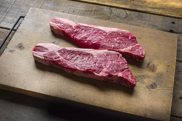 牛肉並非天天宰殺,網友建議禮拜二、五、六與日最能買到新鮮貨。(示意圖,photo-AC)
