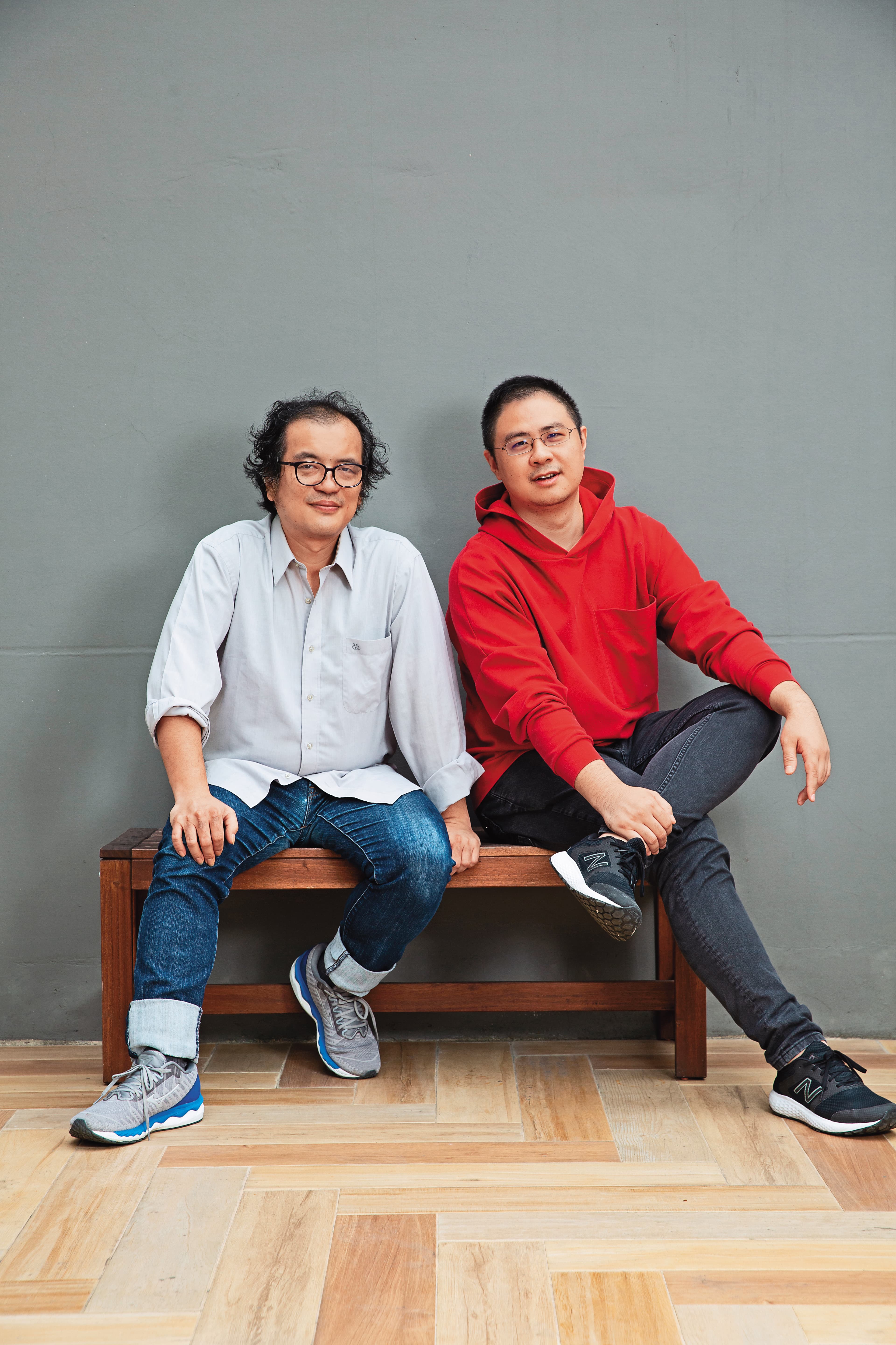 文策院的黃冠華(左)、陳宏睿(右)肩負《CCC》數位轉型重任,目標要強化台灣漫畫與產業的連結。