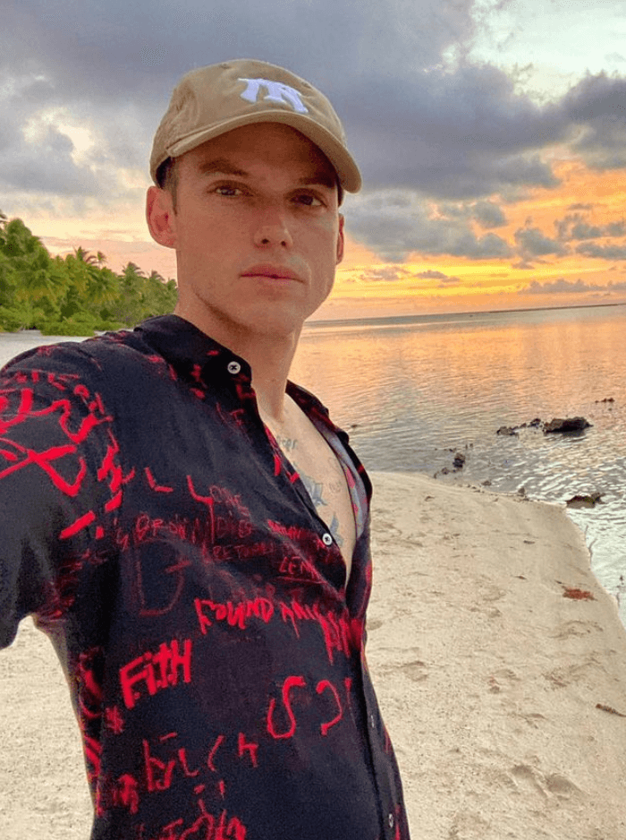 伊芙賈伯斯的男友哈利哈德森是創作男歌手。(翻攝自Harryhudson IG)