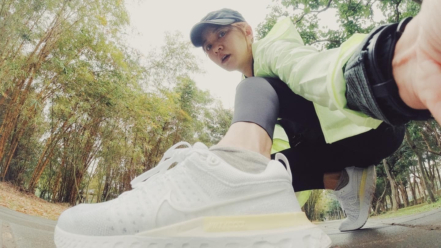 陳意涵平時相當親民,經常素顏坐公車到處趴趴走。(翻攝自陳意涵臉書)
