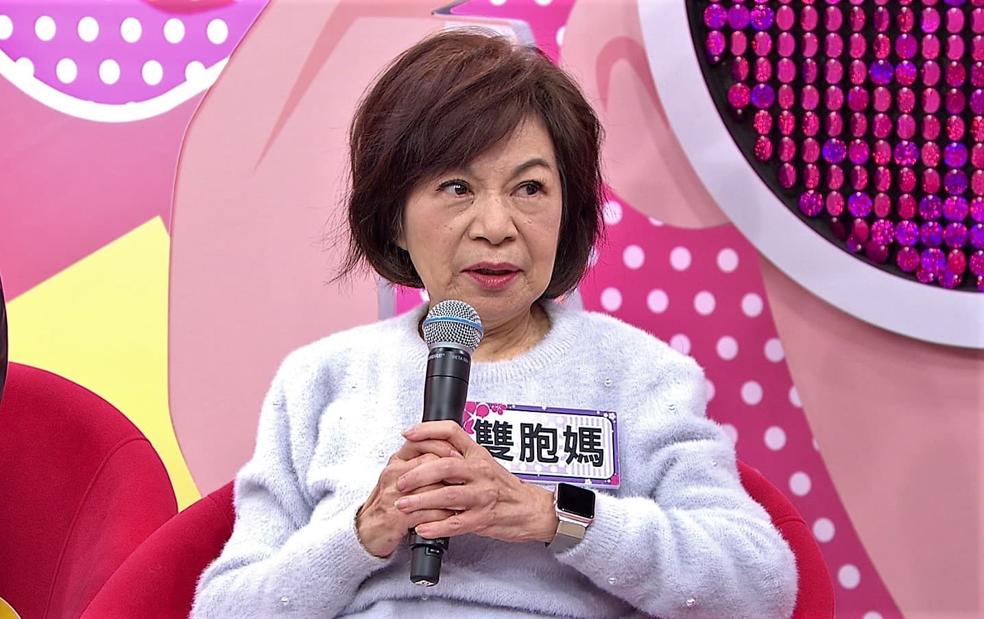 雙胞媽自爆當年對兩位女婿都不太滿意。(年代提供)