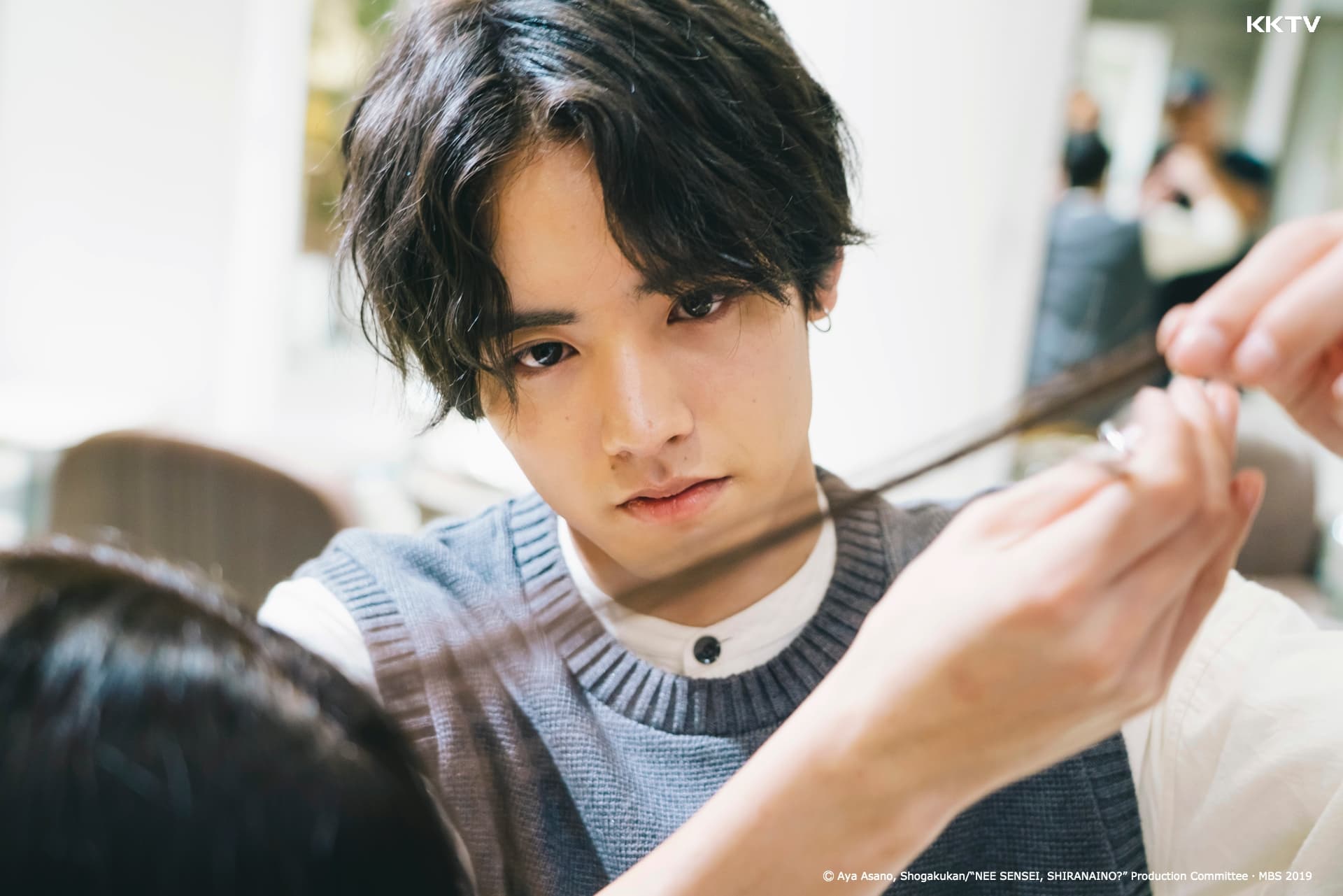 赤楚衛二過去的作品也受到粉絲矚目,主演的《老師,妳不知道嗎?》等作品在影音平台觀看人次跟著暴漲。(KKTV提供)