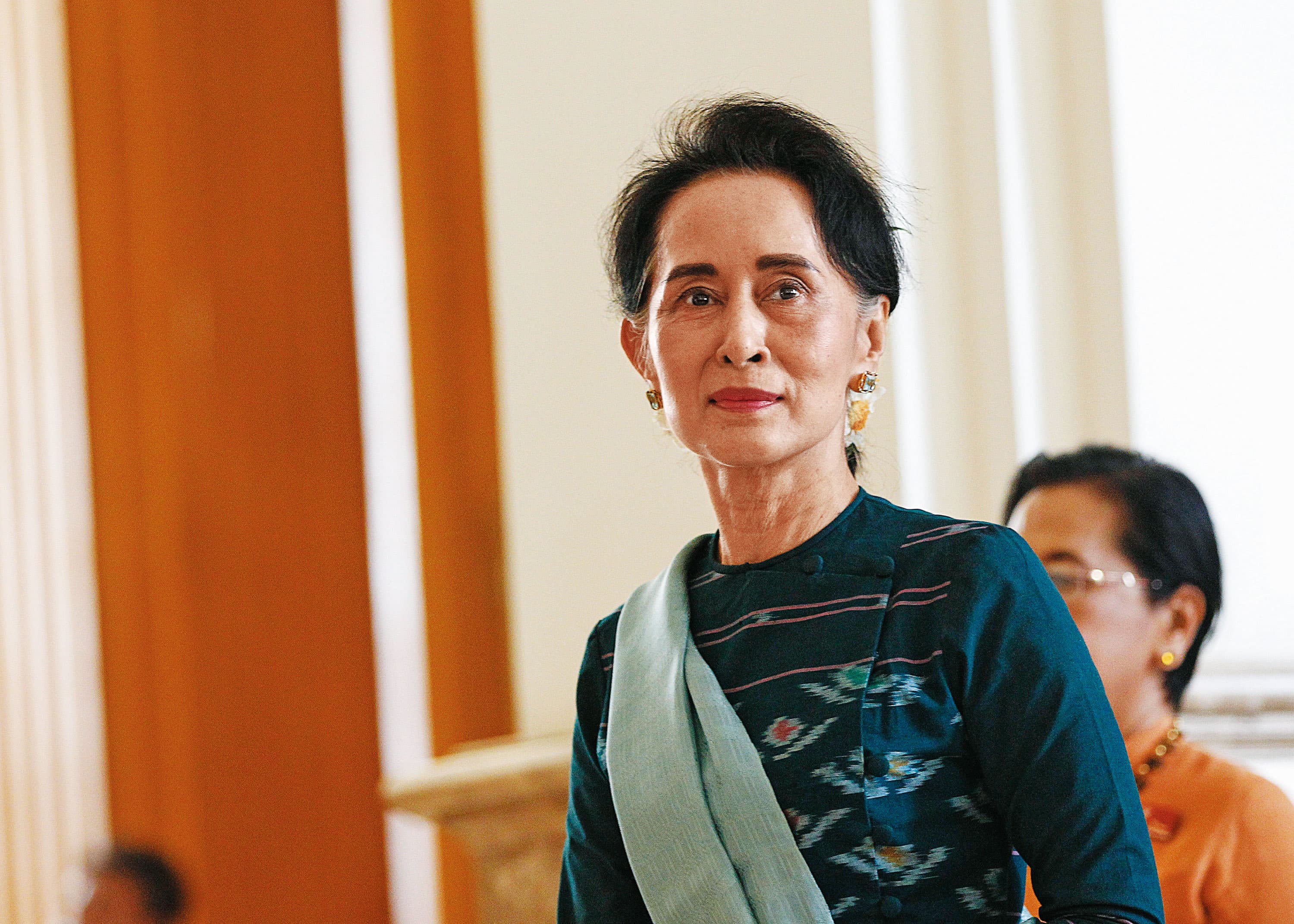 2016年3月，翁山蘇姬抵達位於奈比都的聯邦議會。