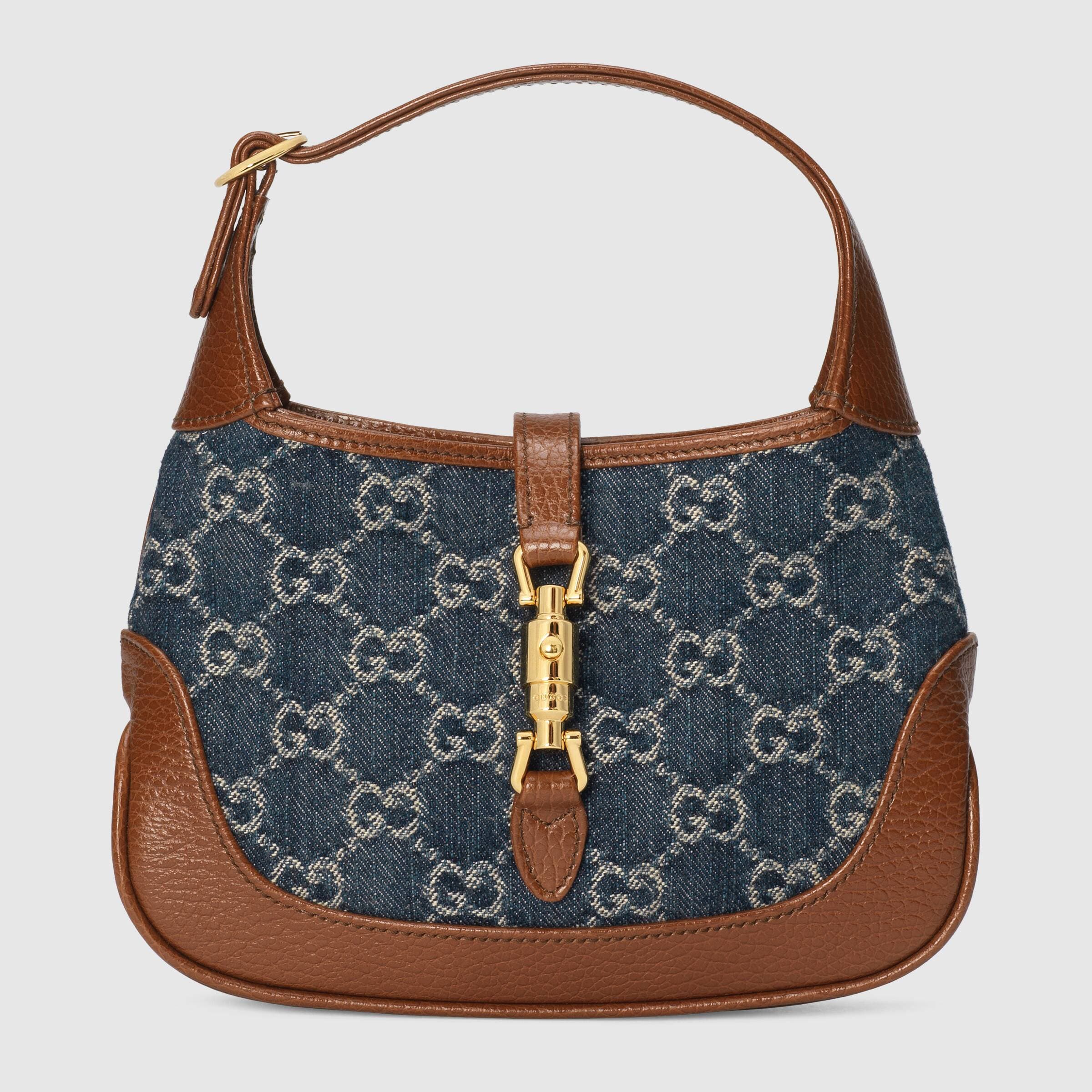 Jackie 1961丹寧迷你包。NT$59,500(GUCCI提共)