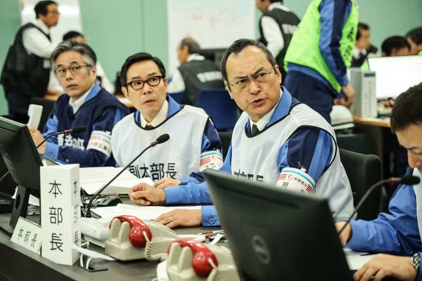 渡邊謙(左三)主演的《福島50英雄》榮獲藍絲帶獎最佳影片殊榮。(翻攝自friDay影音)