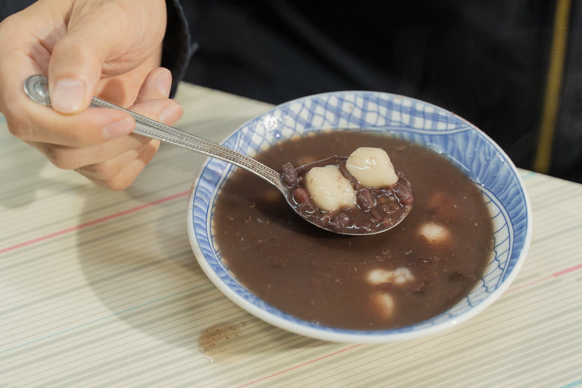 李家圓仔湯的紅豆湯圓。(翻攝自陳其邁 Chen Chi-Mai)