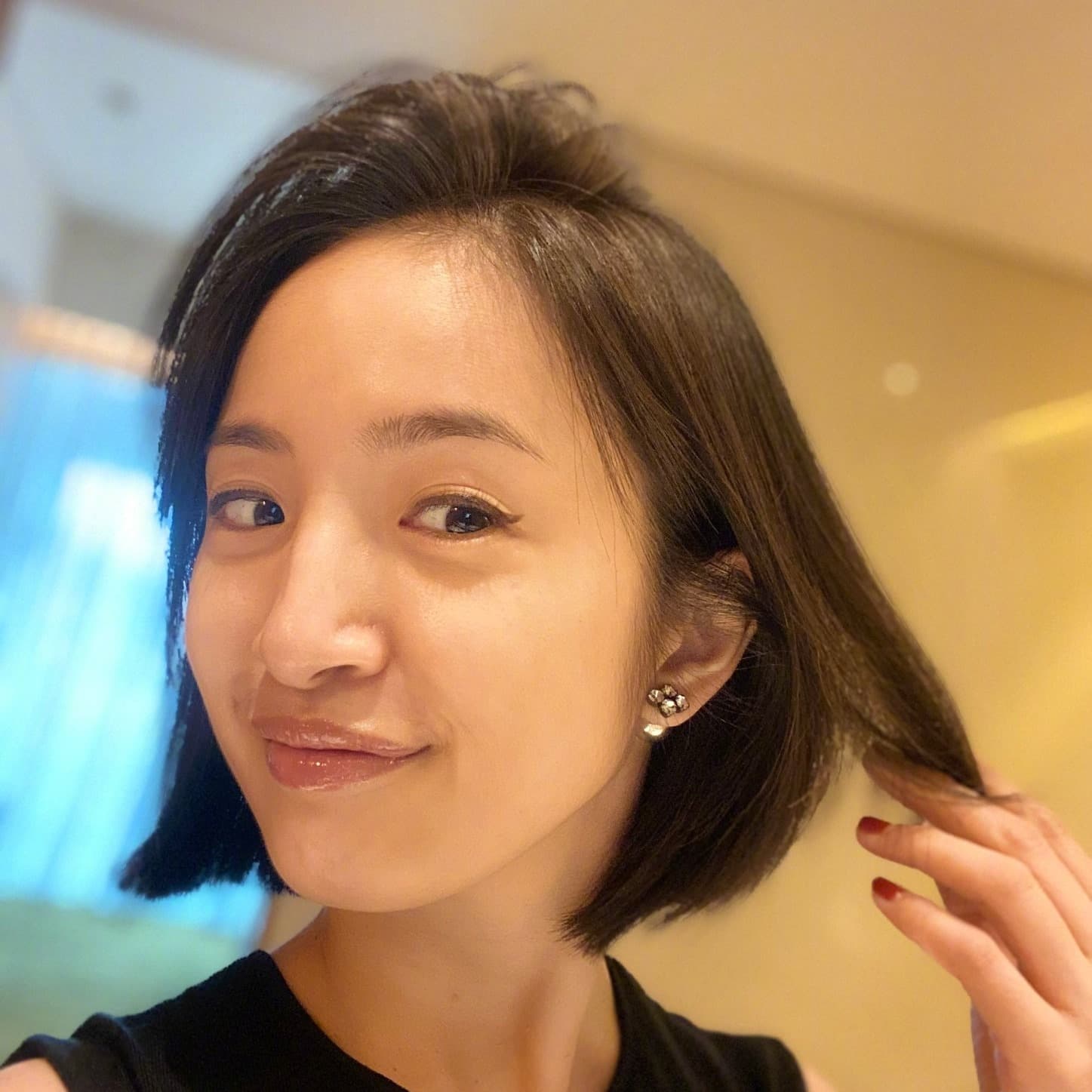 林依晨泳渡日月潭,零負評女神神話再添一樁。(翻攝自林依晨臉書)