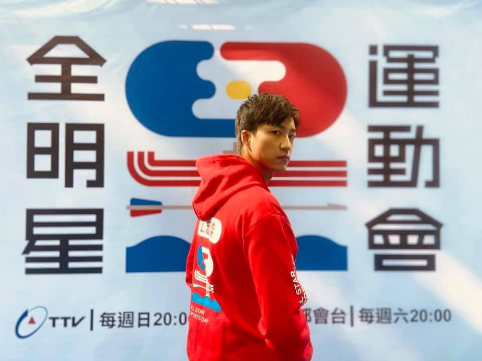 江宏傑續任《全明星運動會》第二季紅隊領隊,節目正如火如荼錄製中。(翻攝自江宏傑臉書)