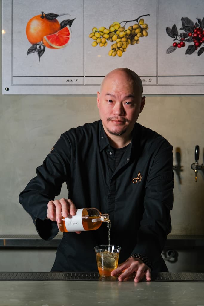 台灣雞尾酒教父王偉勳(Aki Wang),出馬操刀KōHī的酒單。