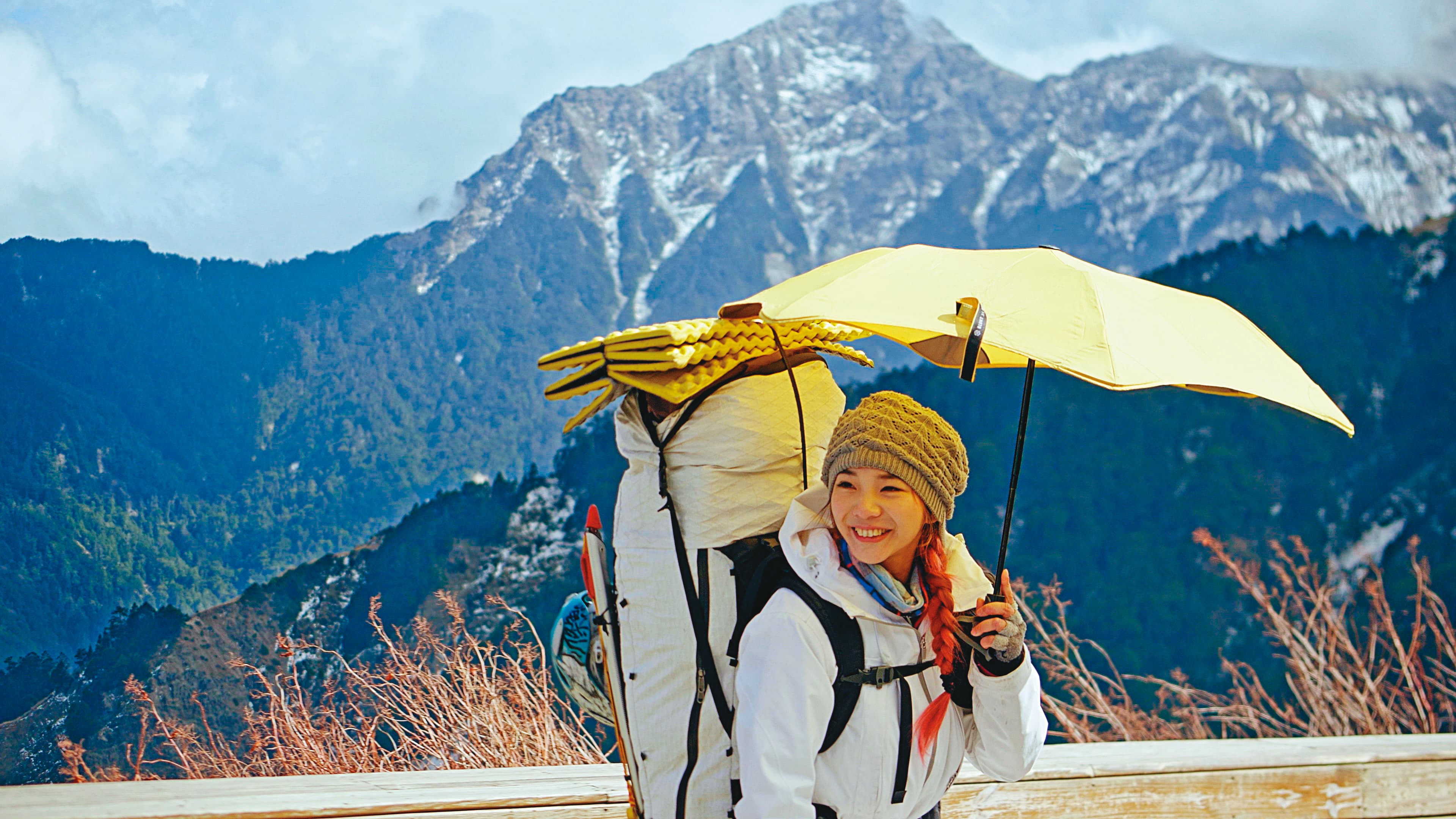 知名的美女登山家三條魚，熟悉山林，曾多次支援山難救援。（公視提供）