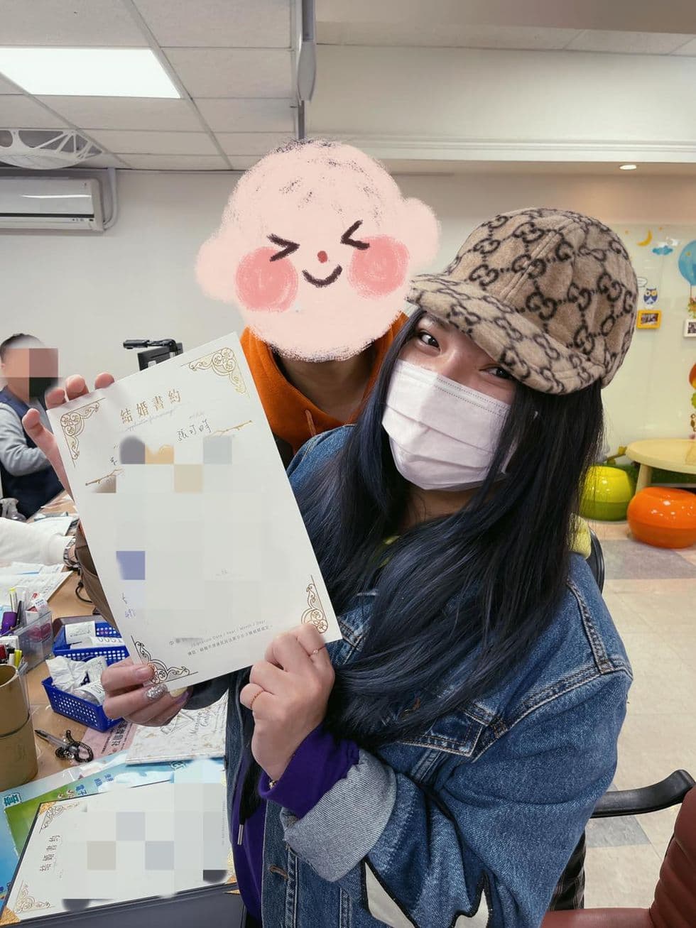 小甜甜和老公已於年初去登記。(翻攝自小甜甜臉書)