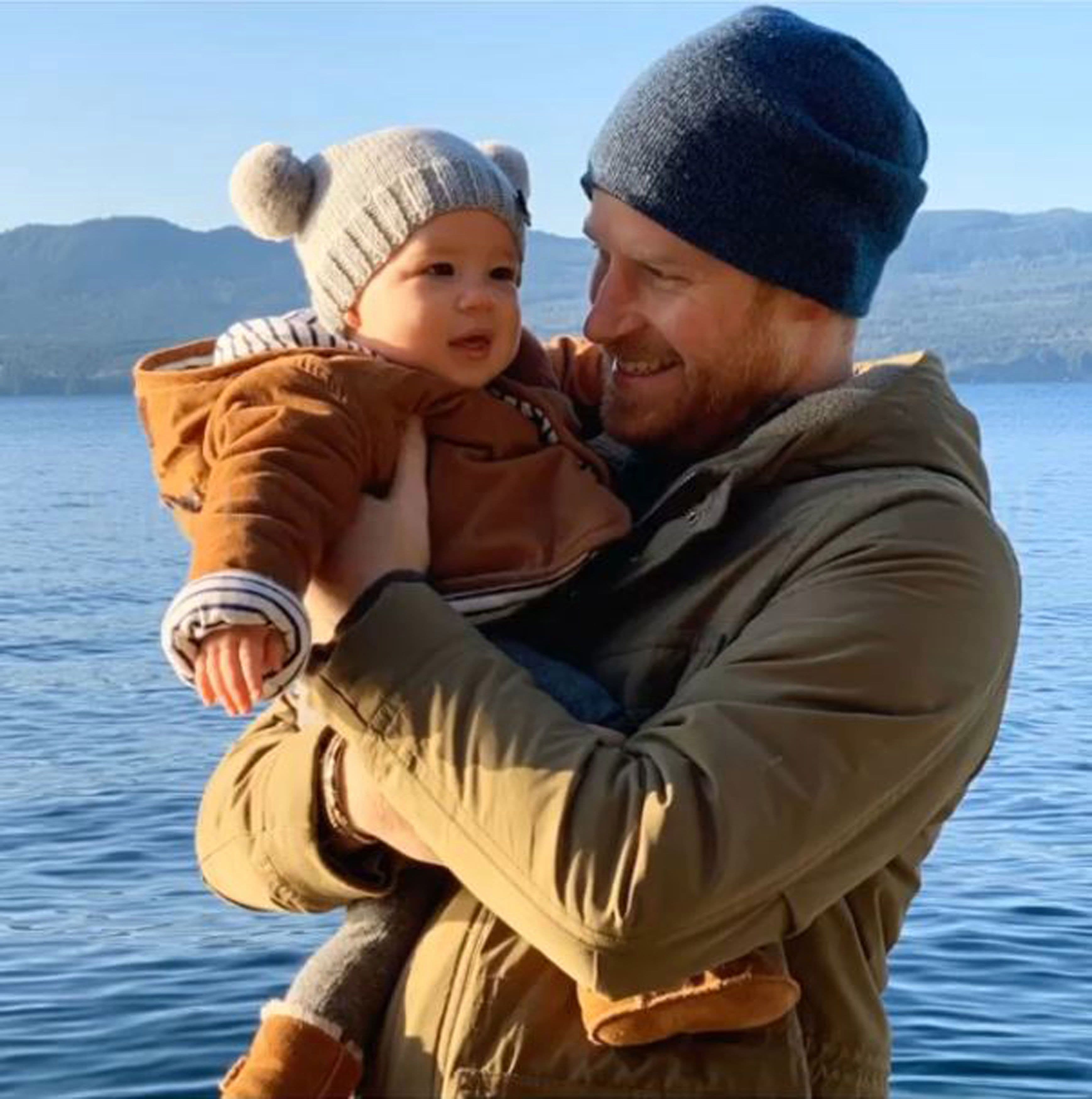 哈利與梅根的兒子亞契非常可愛。(翻攝sussexroyal IG)