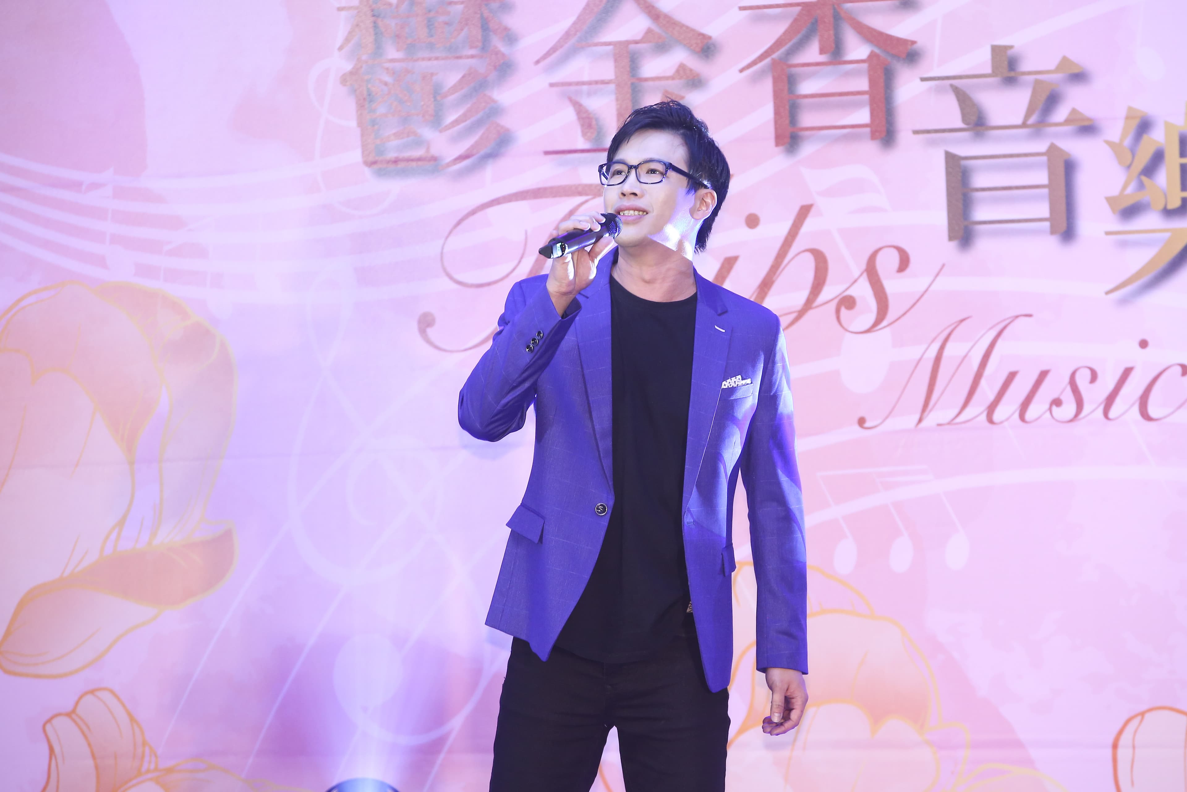 陳思瑋演唱多首經典國語老歌，讓大家聽得如癡如醉。