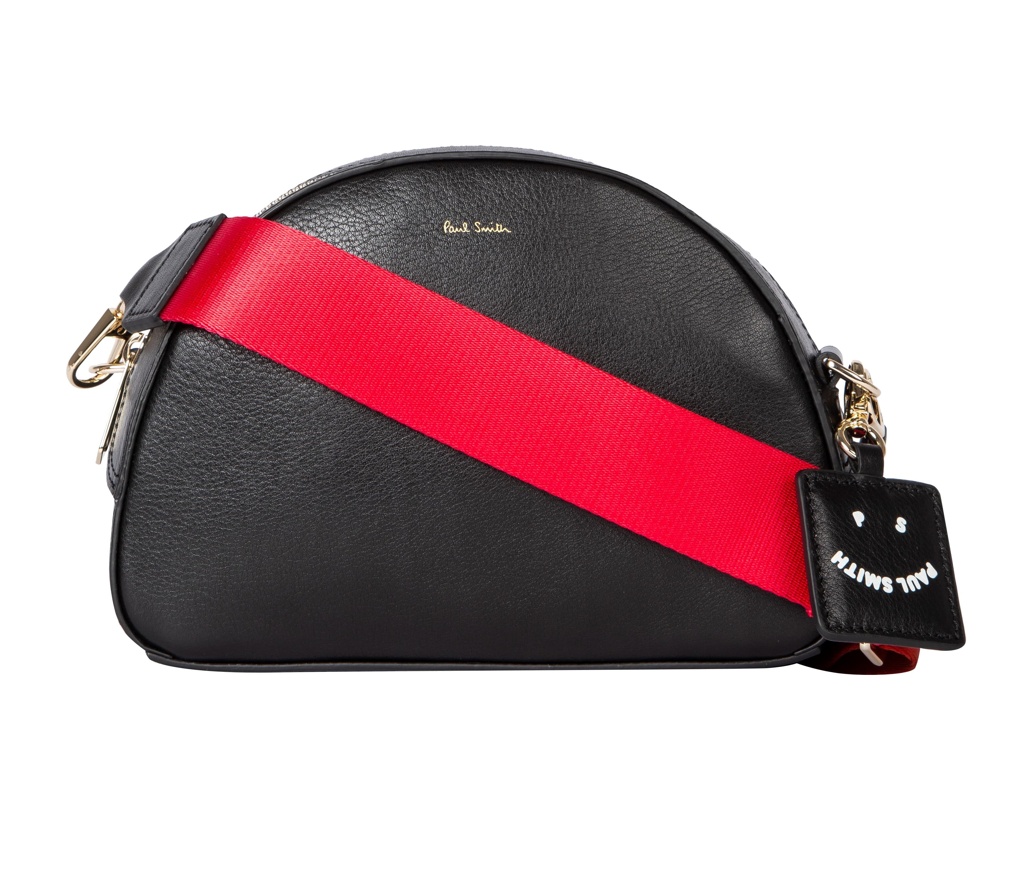 PS Paul Smith微笑小包。NT$17,800(藍鐘提供)