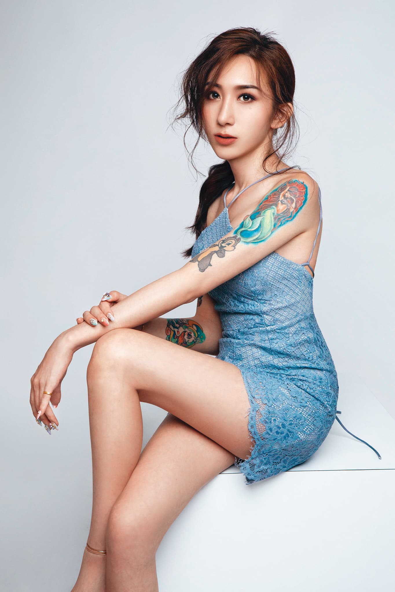 罔腰2017年到泰國做變性手術,成為真正的女人。(翻攝自罔腰尬鳳梨臉書)