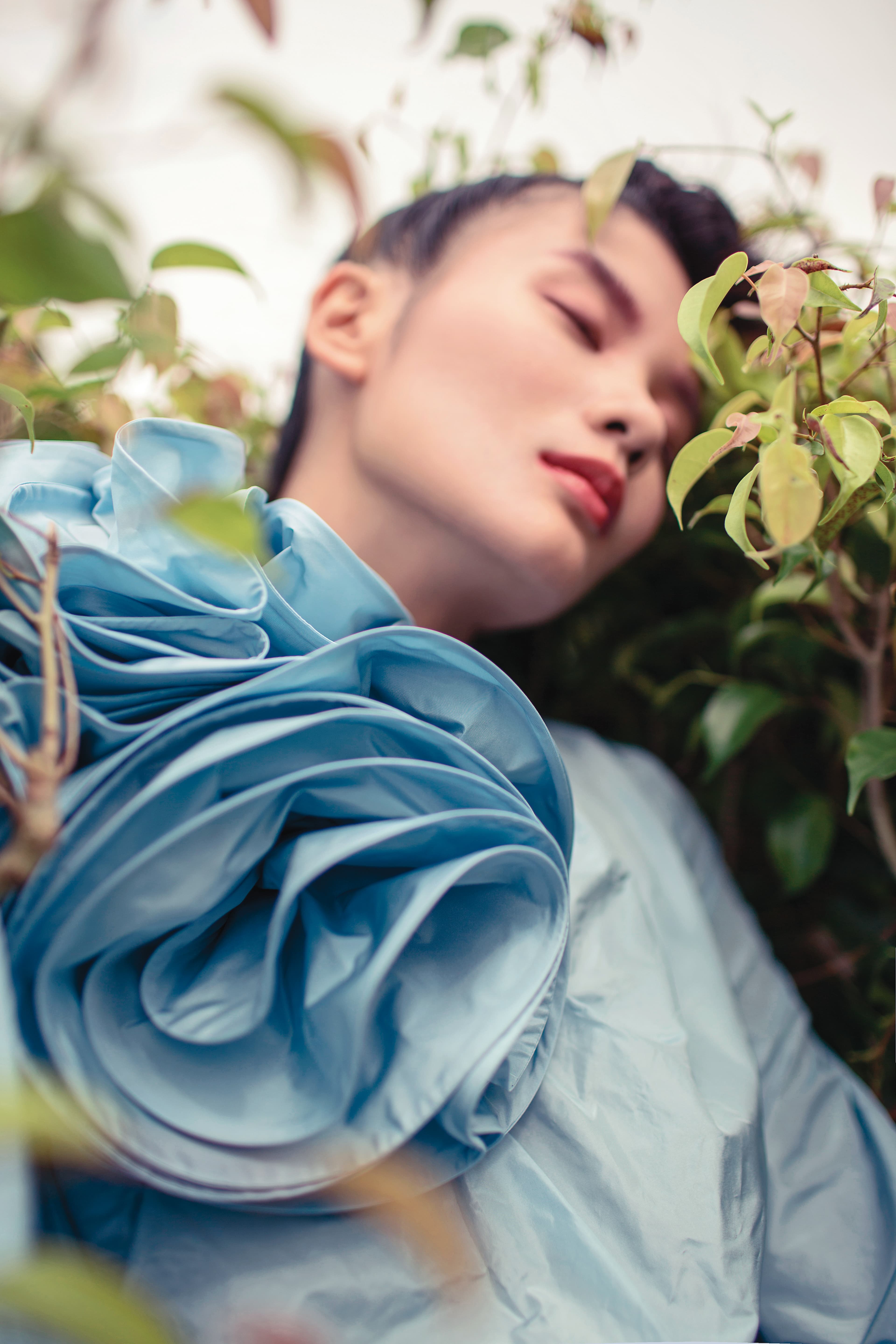 立體玫瑰花上衣 NT$150,300 by MOSCHINO