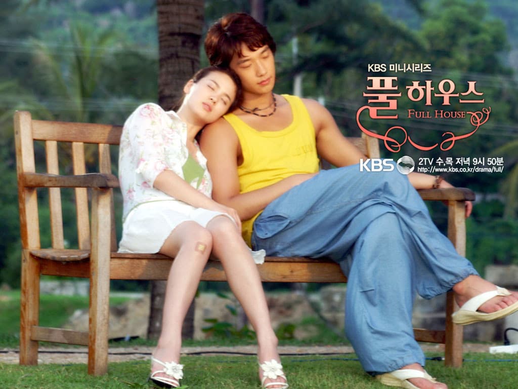 2004年,Rain(右)與宋慧喬(左)主演的愛情喜劇《浪漫滿屋》,獲得KBS演技大賞的男子優秀演技賞。(翻攝自《浪漫滿屋》官網)