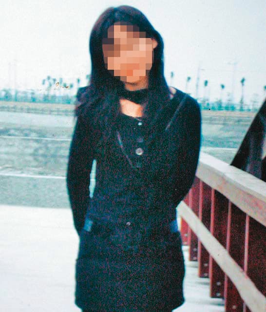 已婚的王裕隆偵辦毒品案時認識毒蟲潘女(圖),2人發展出不倫戀。(翻攝畫面)